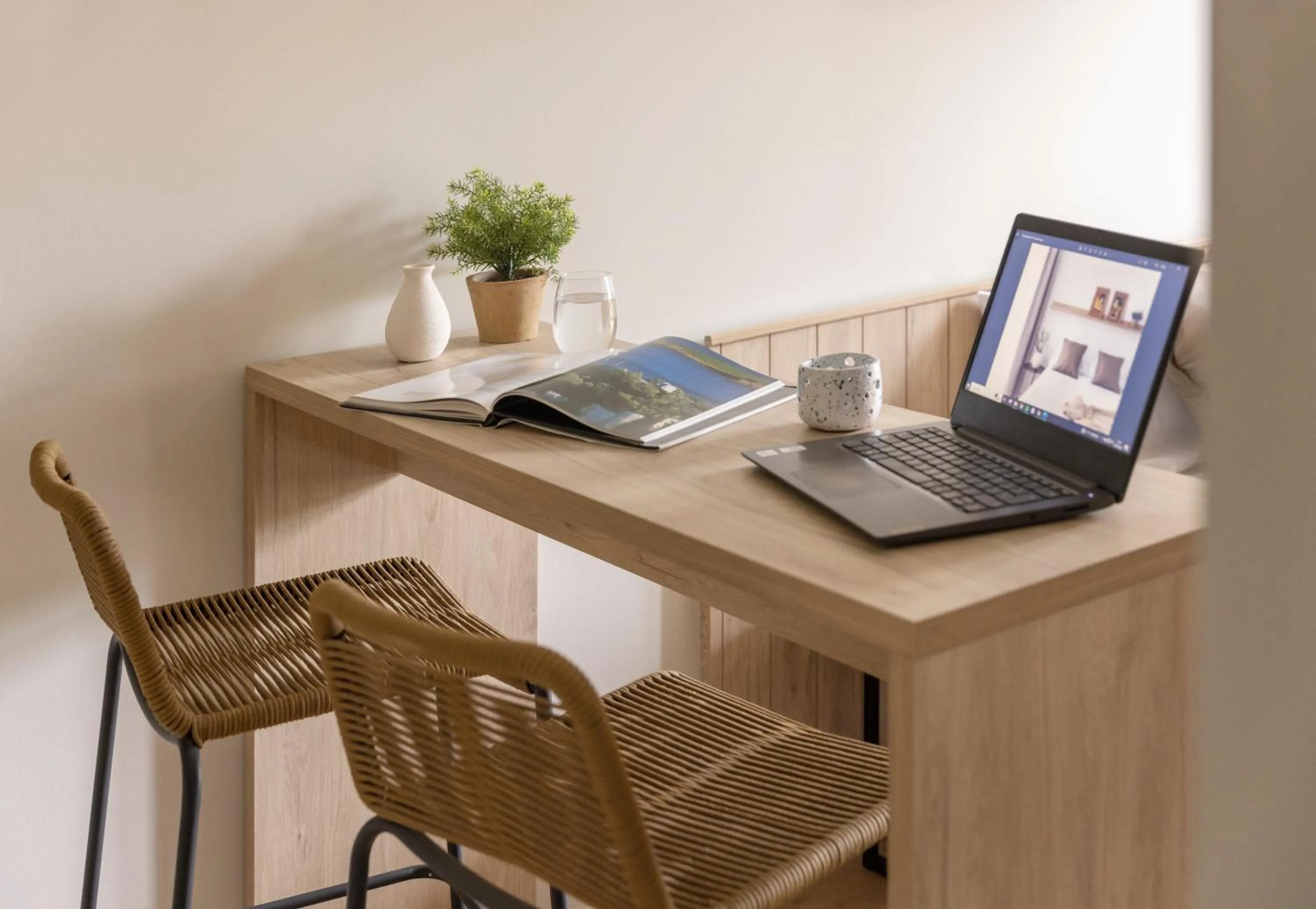 Seating area in Líbere Barcelona Sant Antoni