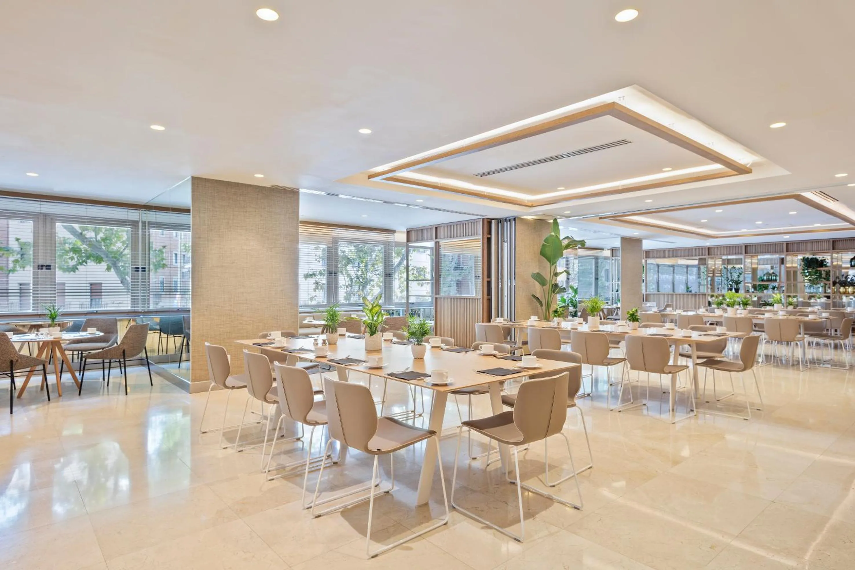 Restaurant/places to eat in Melia Madrid Princesa