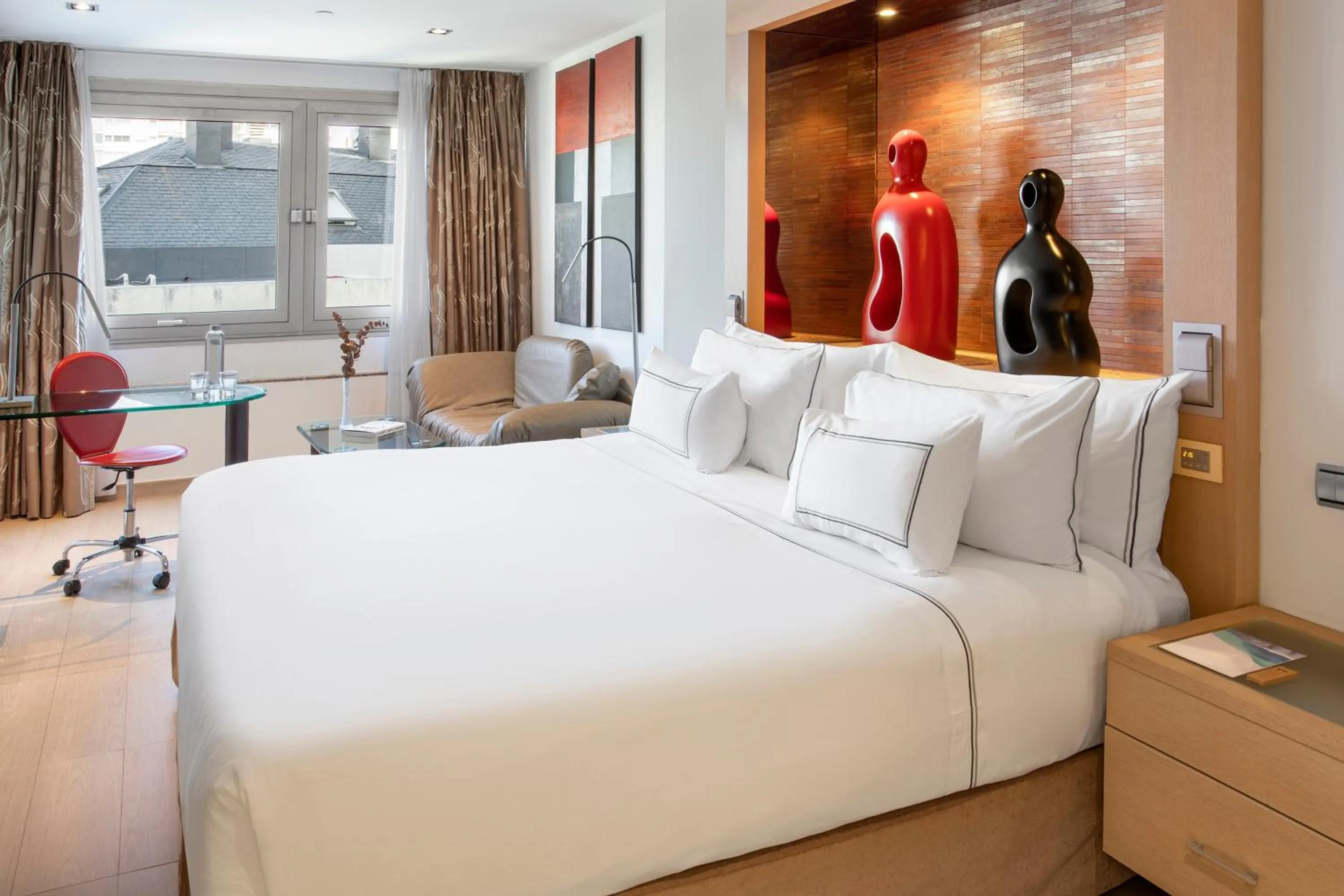 Bed in Melia Madrid Princesa