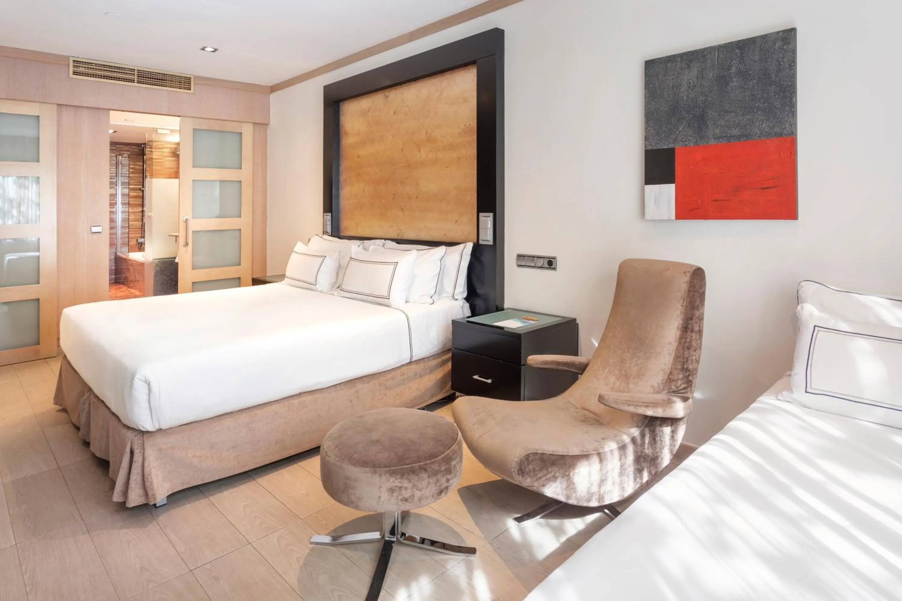Bed in Melia Madrid Princesa