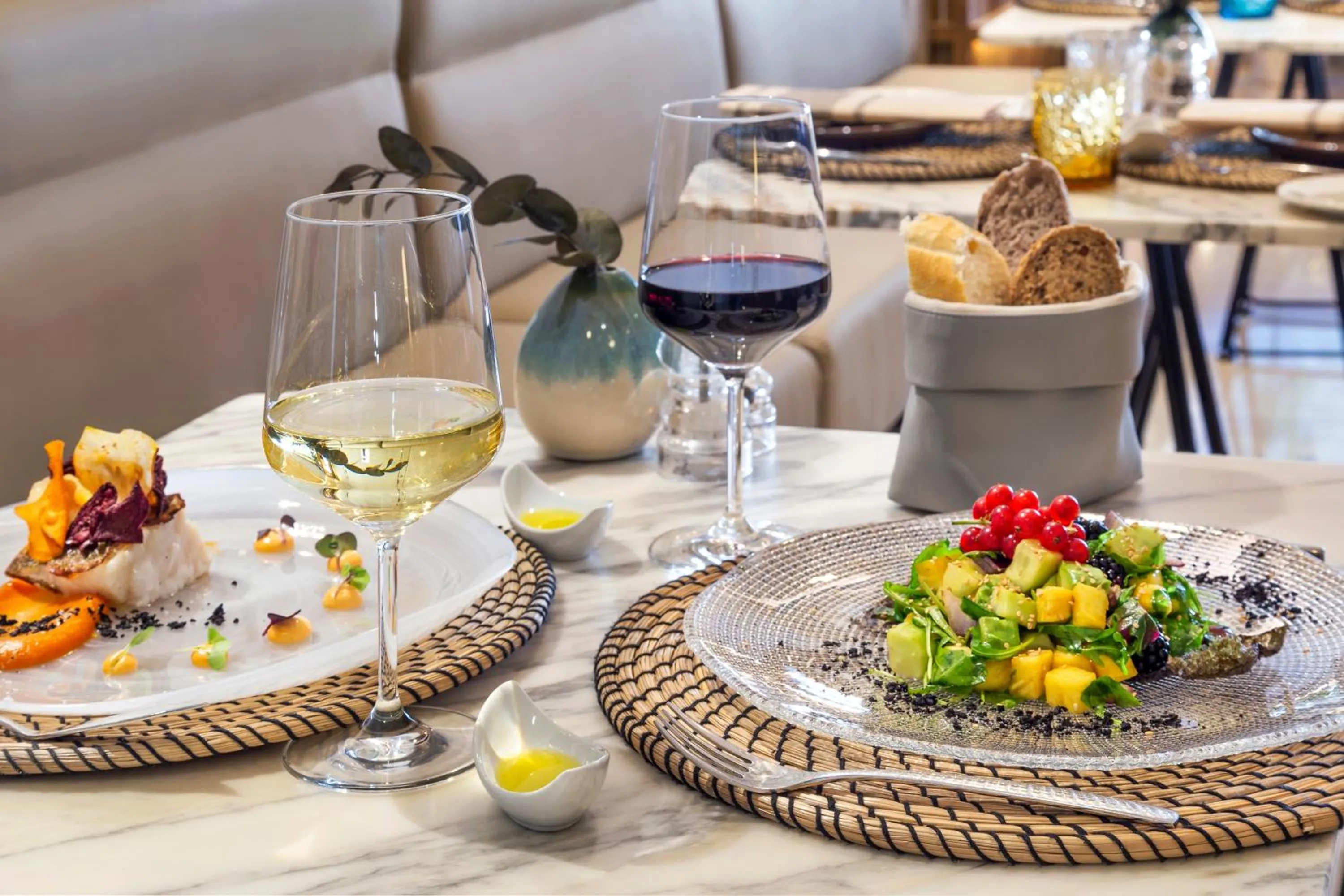 Restaurant/places to eat in Melia Madrid Princesa