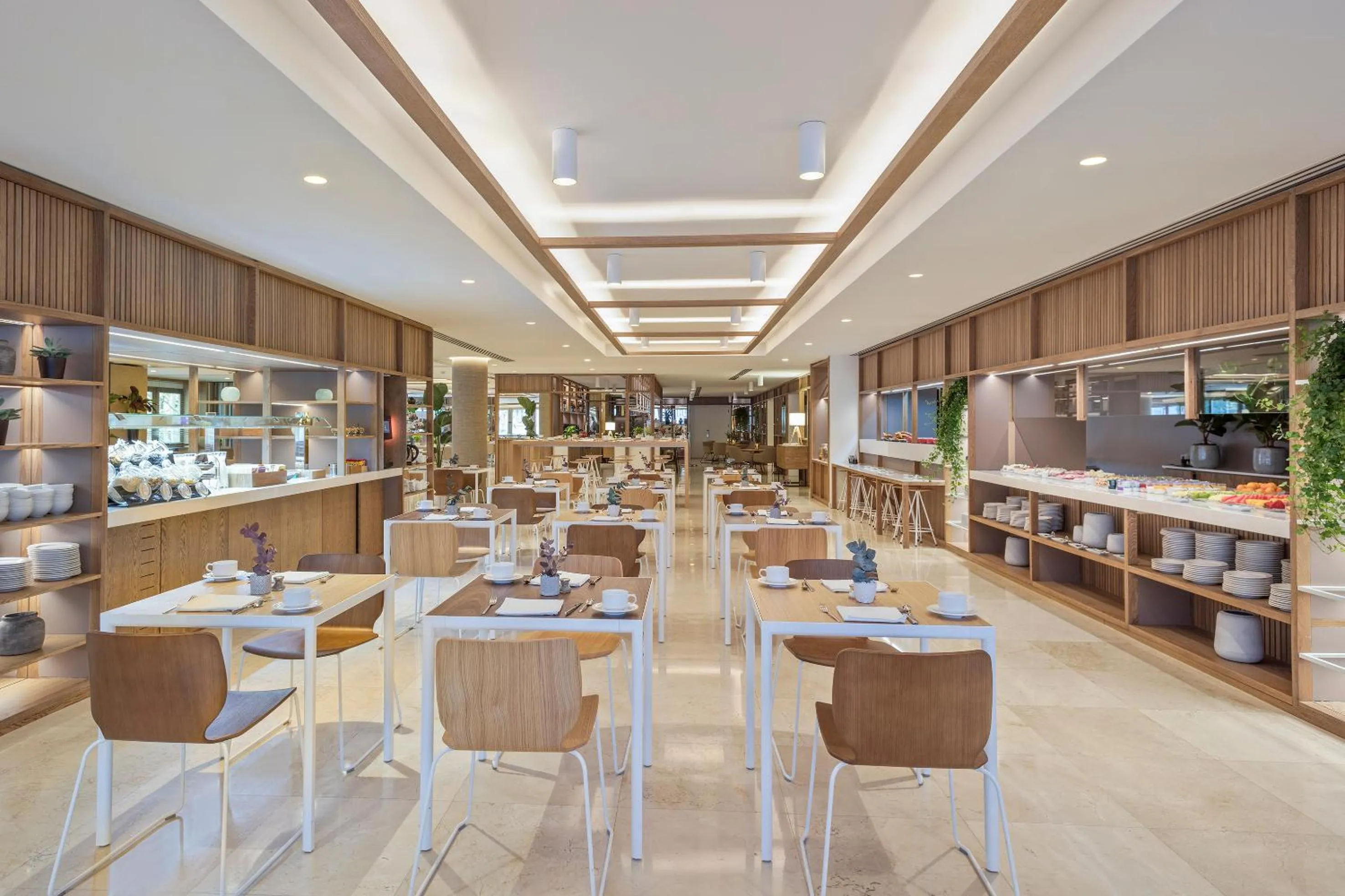 Restaurant/places to eat in Melia Madrid Princesa