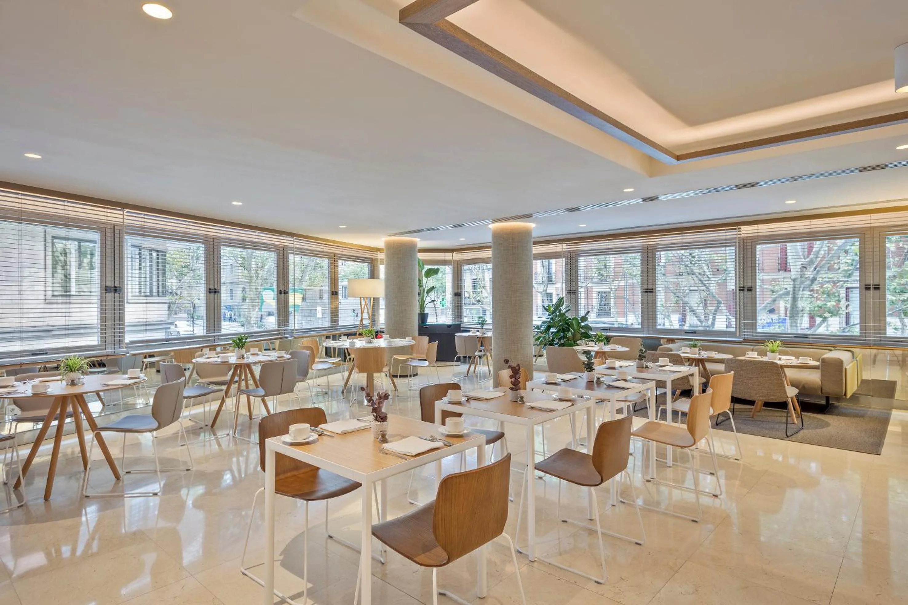 Restaurant/places to eat in Melia Madrid Princesa