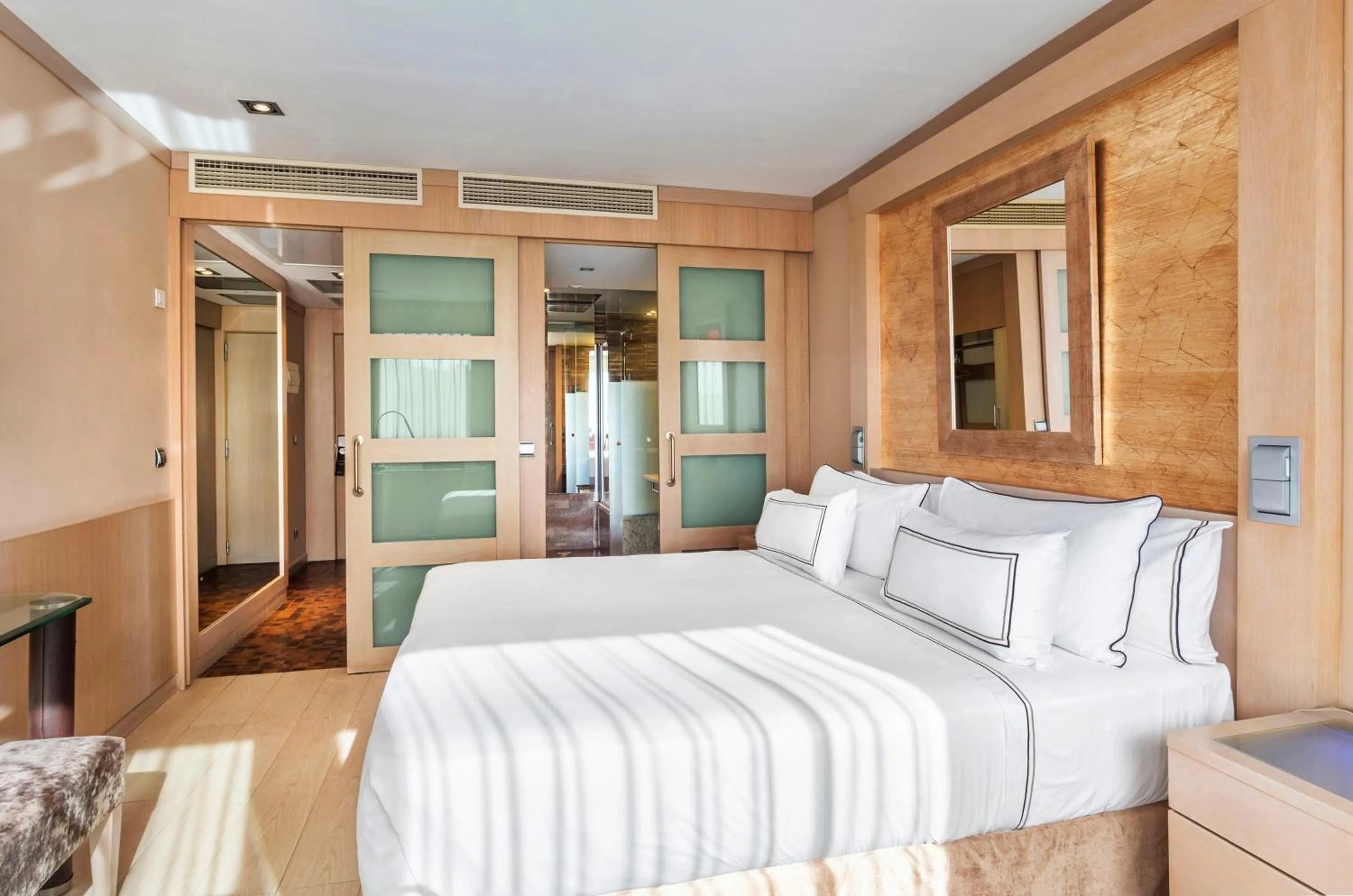 Bed in Melia Madrid Princesa