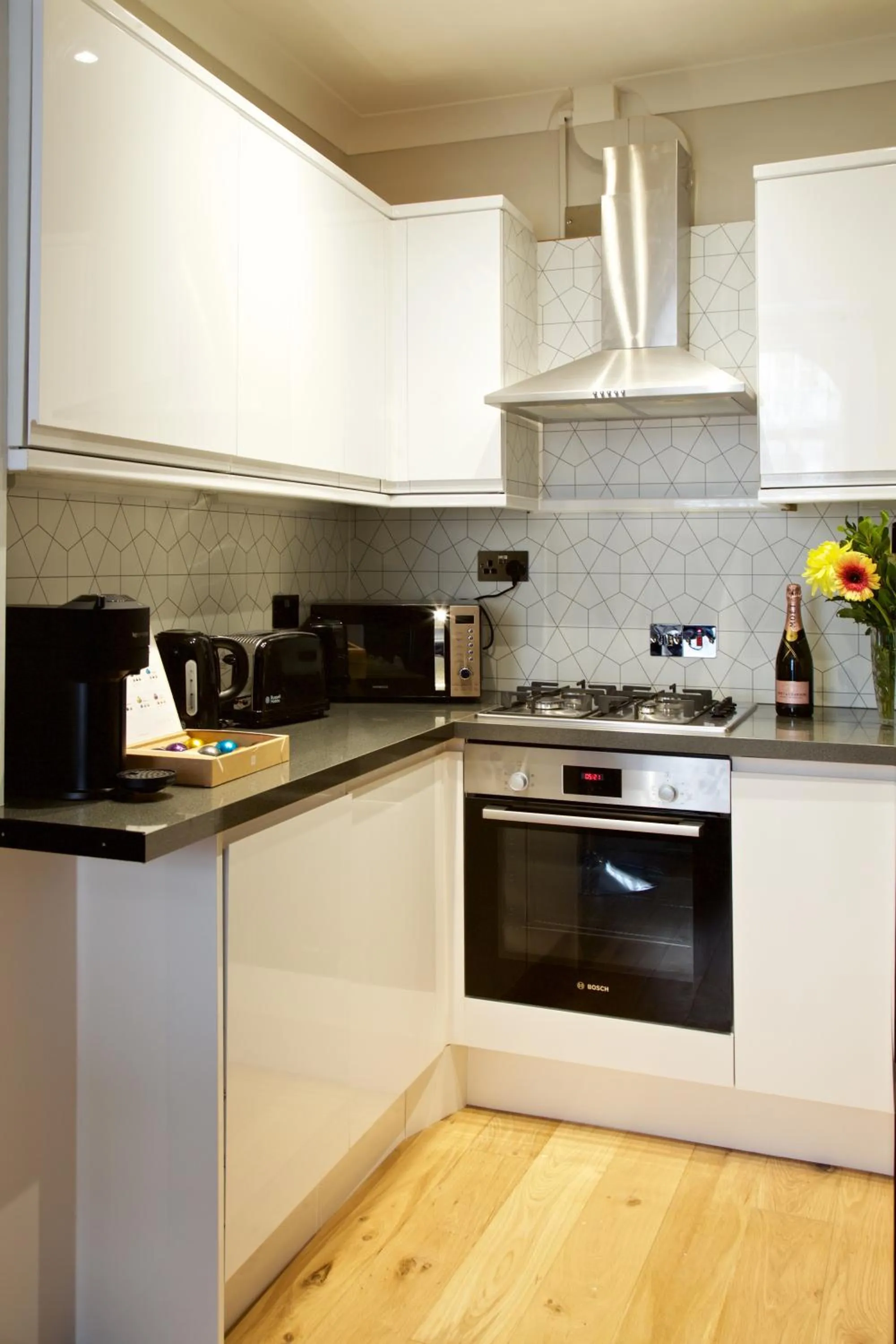 Coffee/tea facilities in Avari Apartments - Winchester Collection
