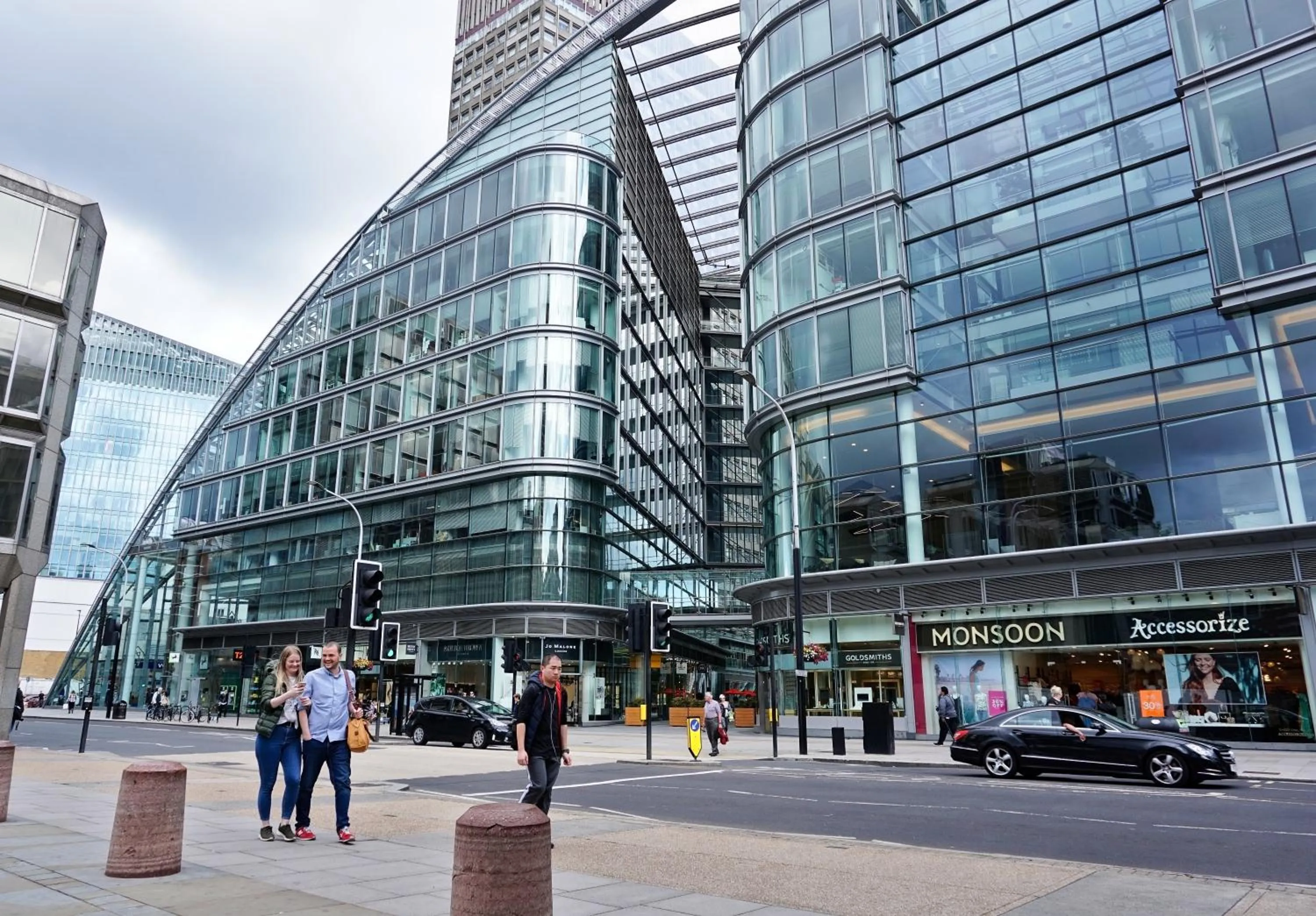 Shopping Area in Avari Apartments - Winchester Collection