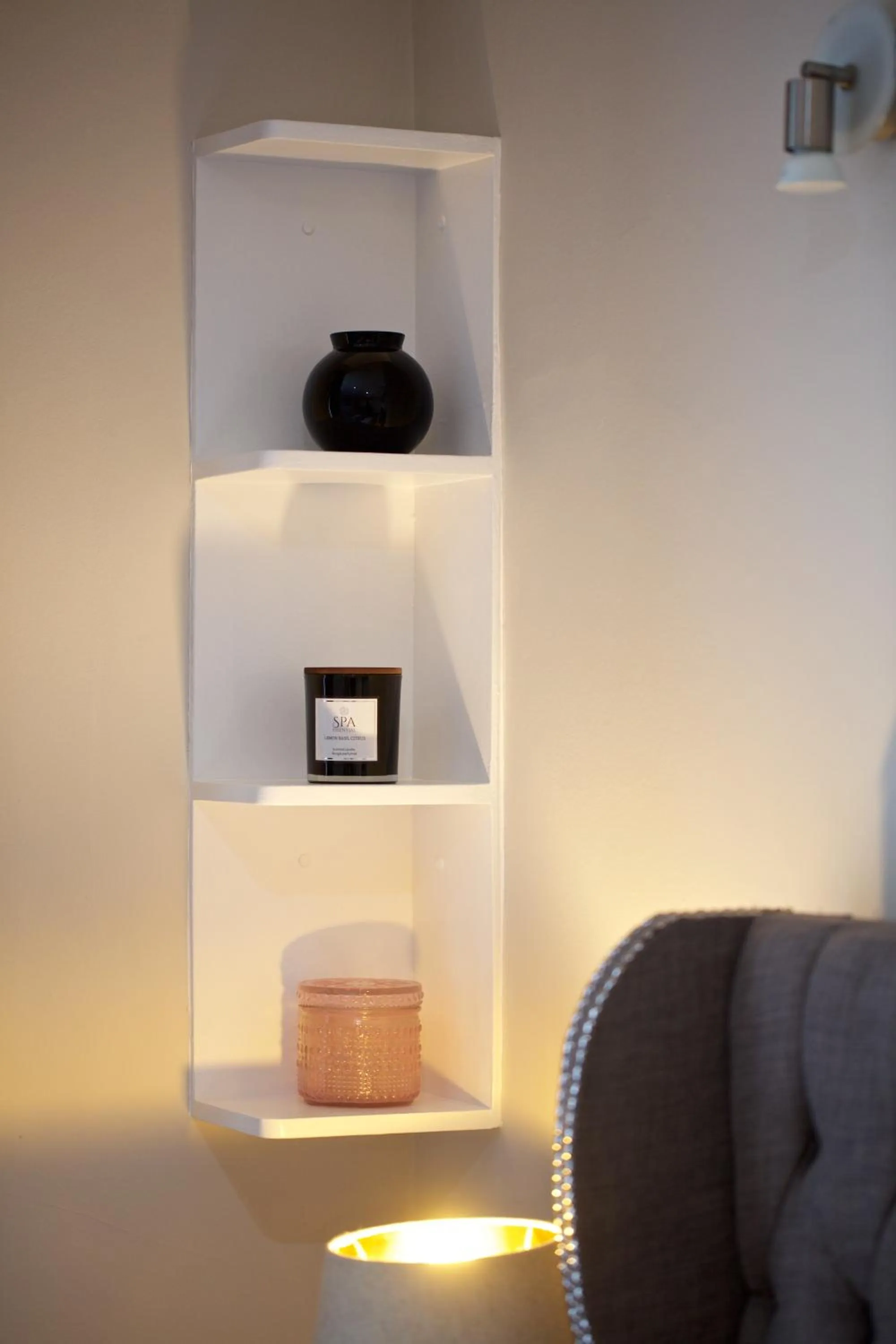 hair dresser in Avari Apartments - Winchester Collection