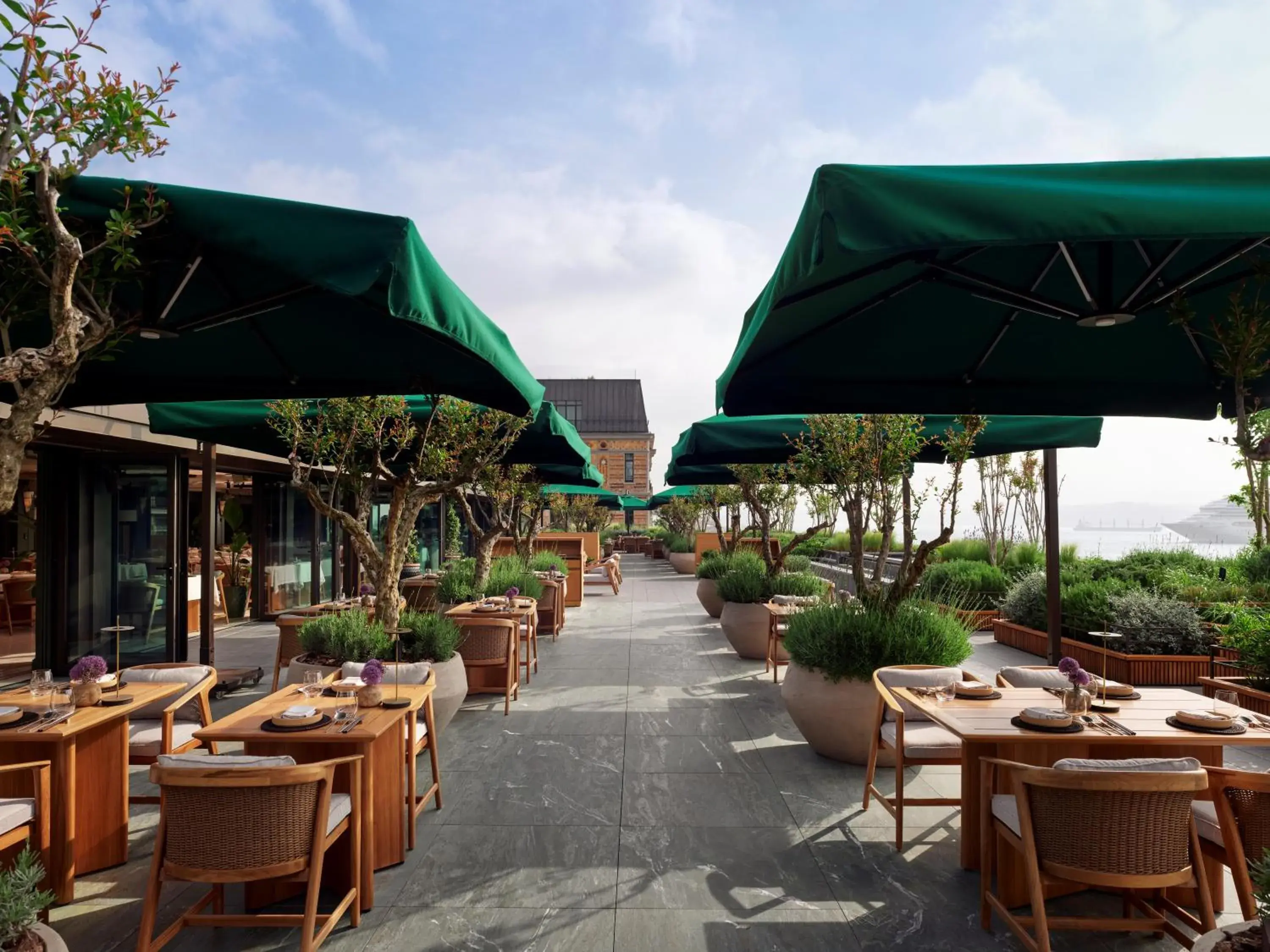 Restaurant/places to eat in The Peninsula Istanbul Restaurant/places to eat in The Peninsula Istanbul