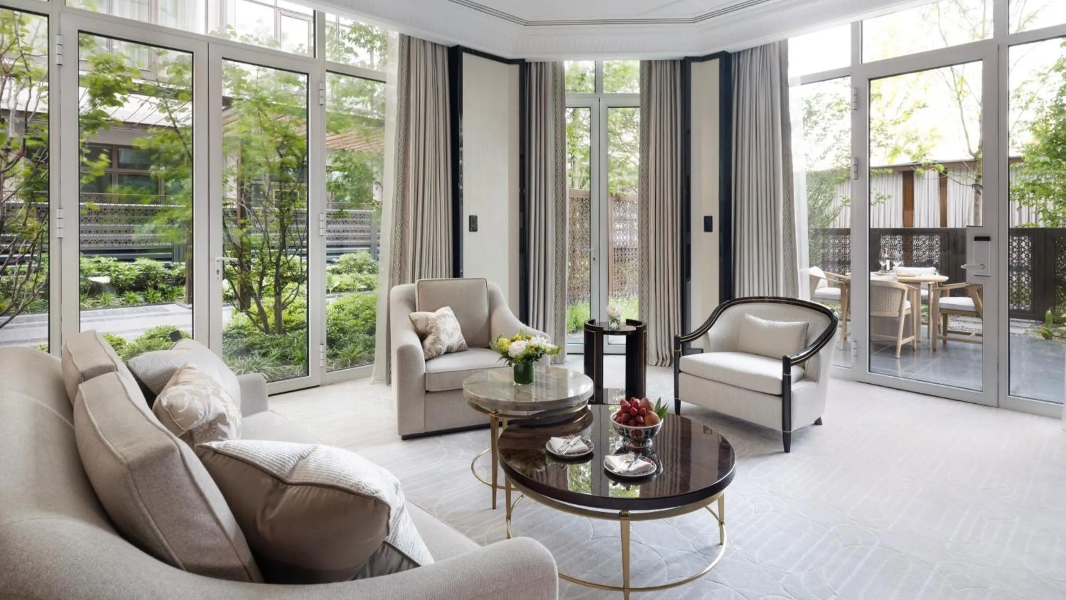 Bedroom in The Peninsula Istanbul