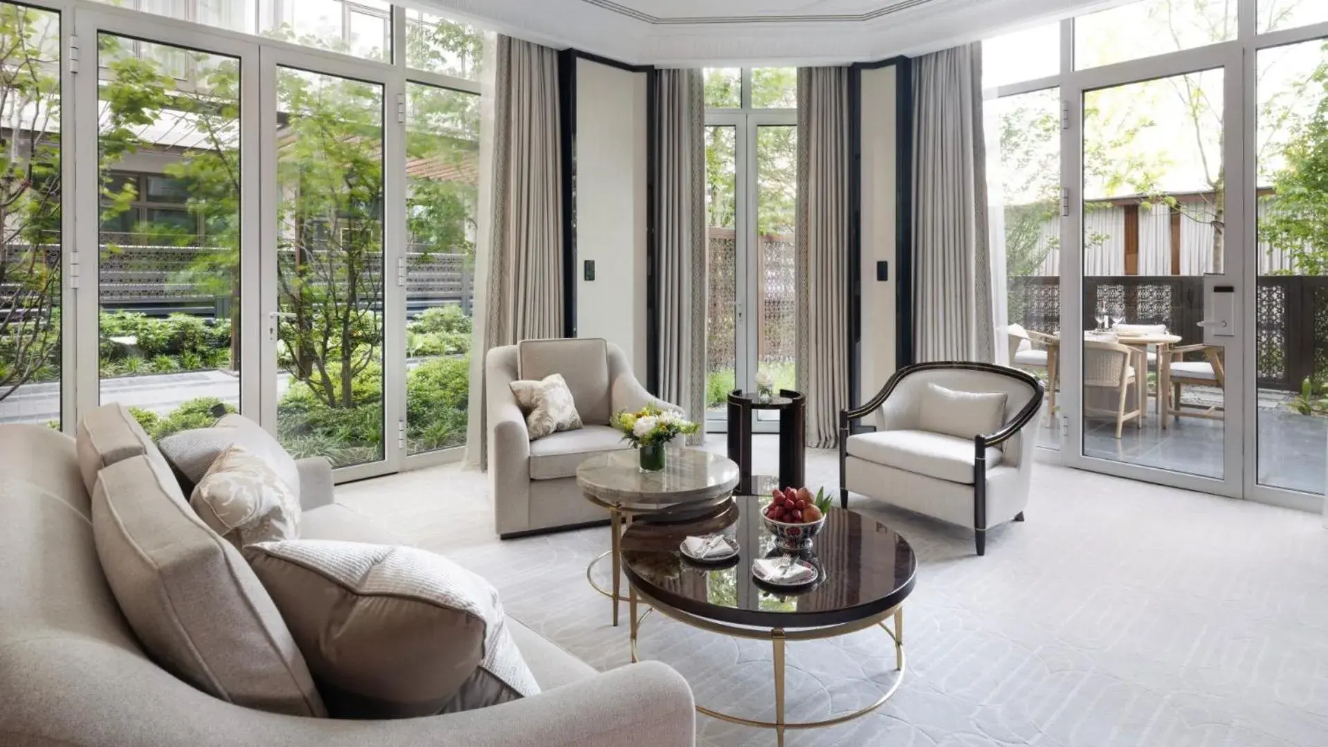 Bedroom in The Peninsula Istanbul Bedroom in The Peninsula Istanbul