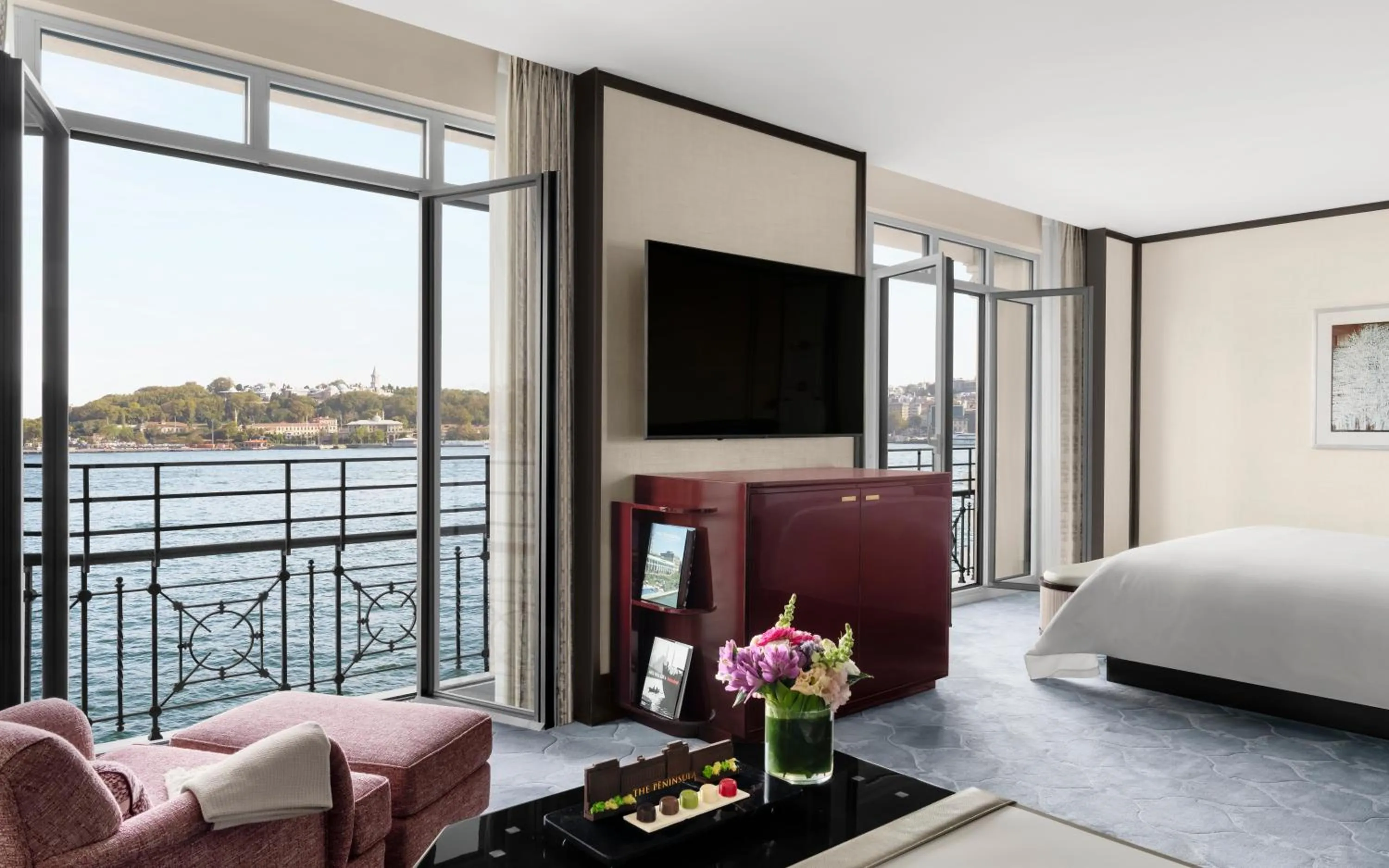 Bedroom, Bed in The Peninsula Istanbul