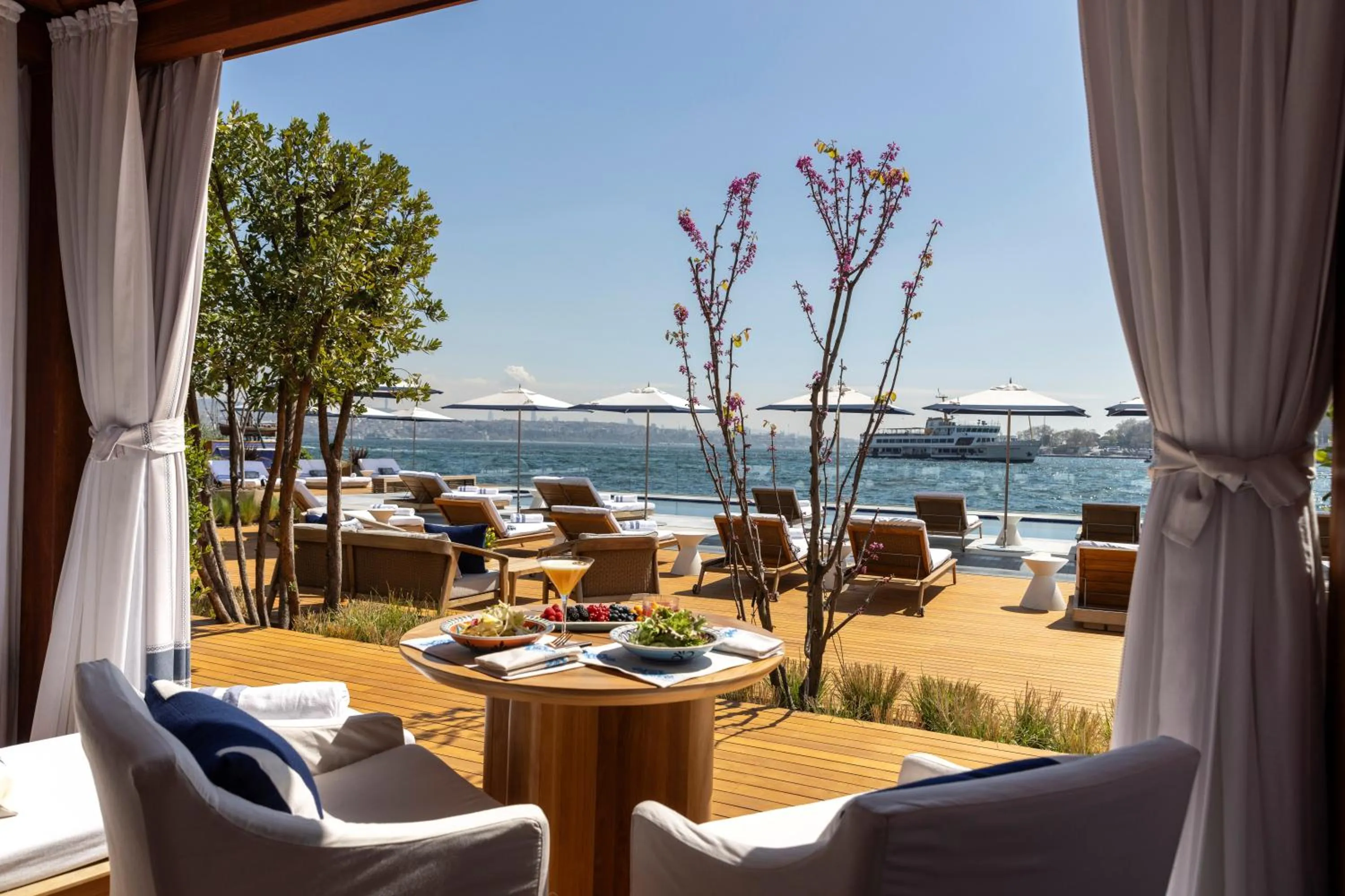 Swimming pool in The Peninsula Istanbul
