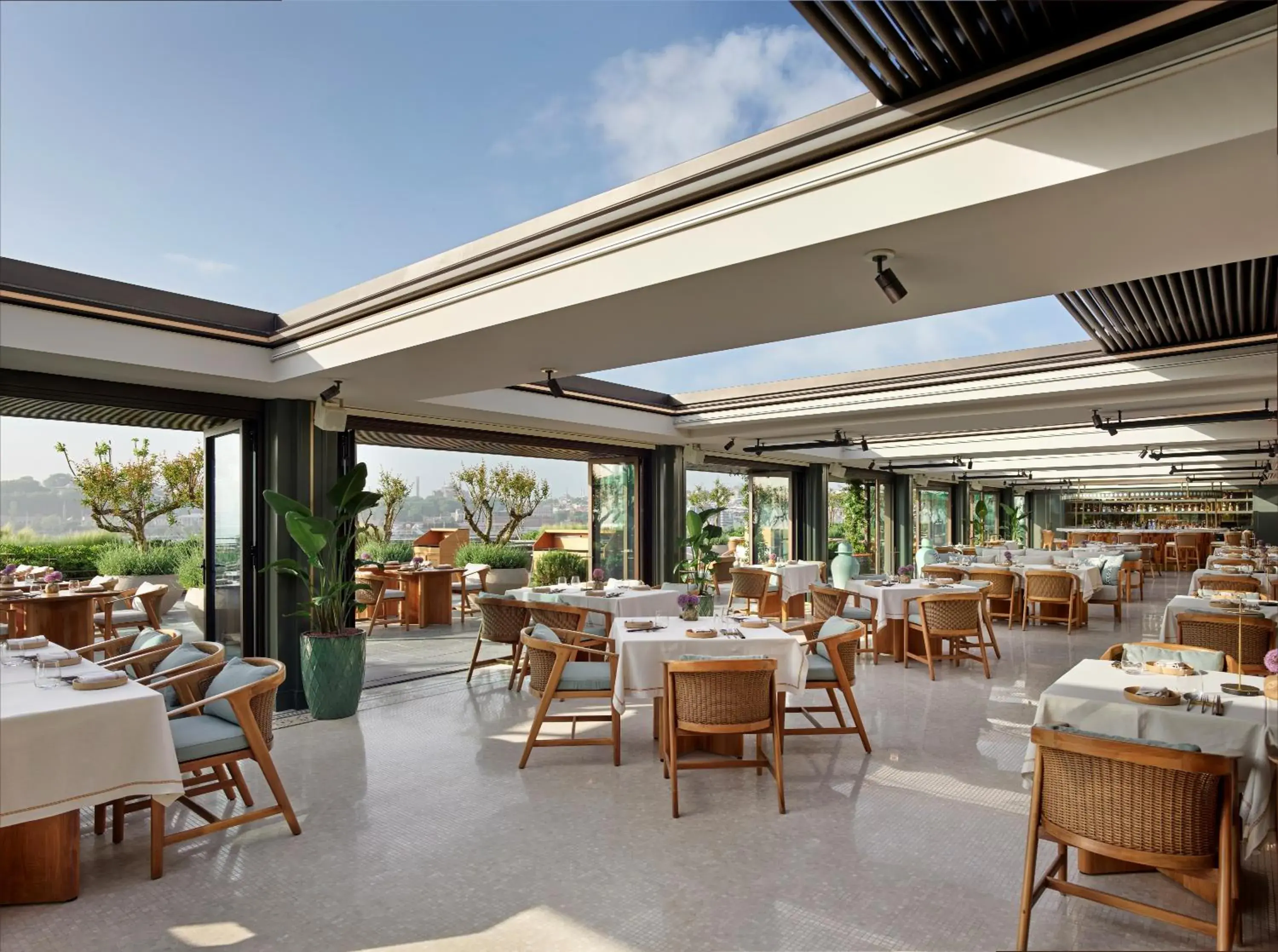 Restaurant/places to eat in The Peninsula Istanbul Restaurant/places to eat in The Peninsula Istanbul