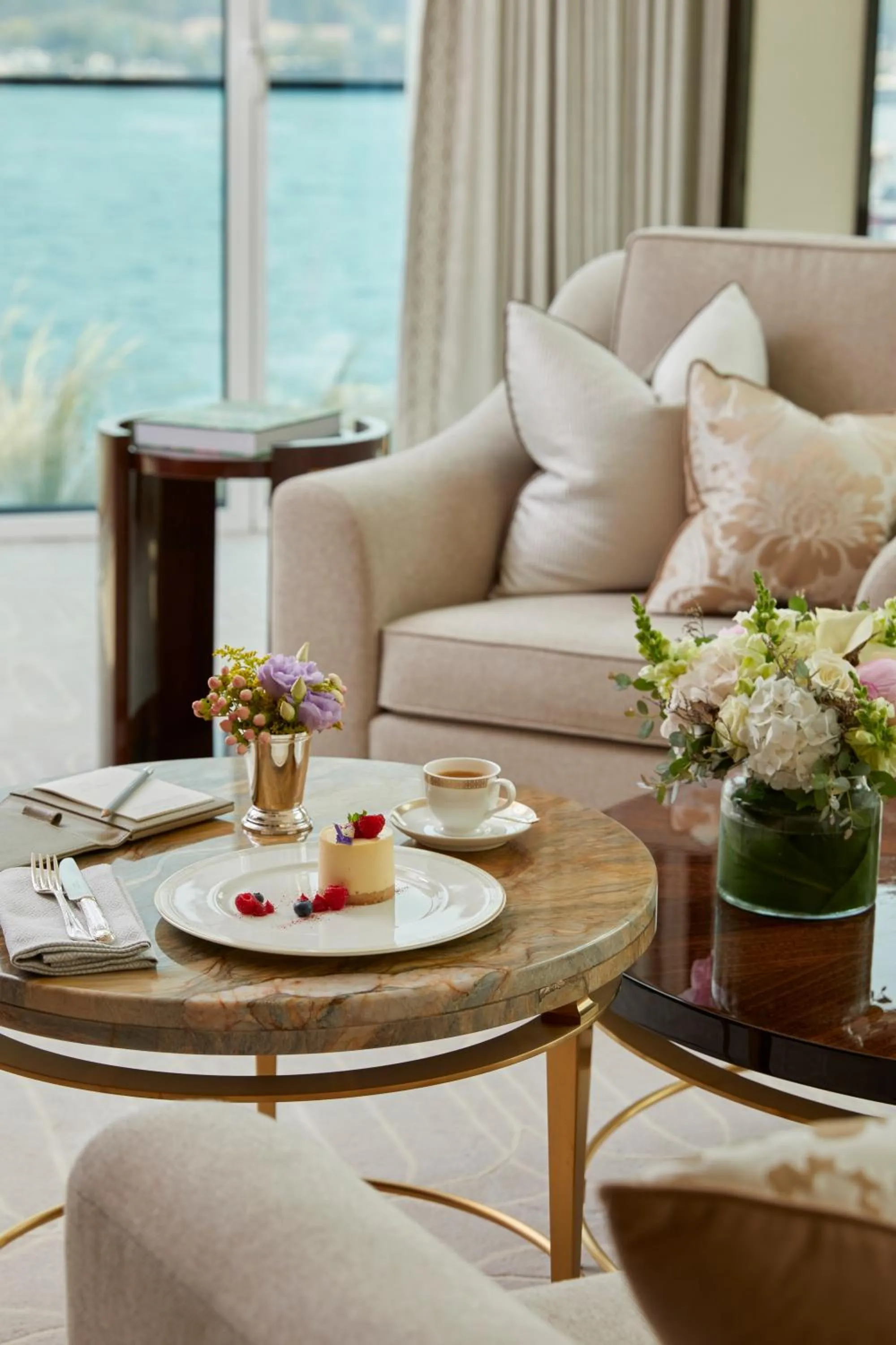 Bedroom in The Peninsula Istanbul