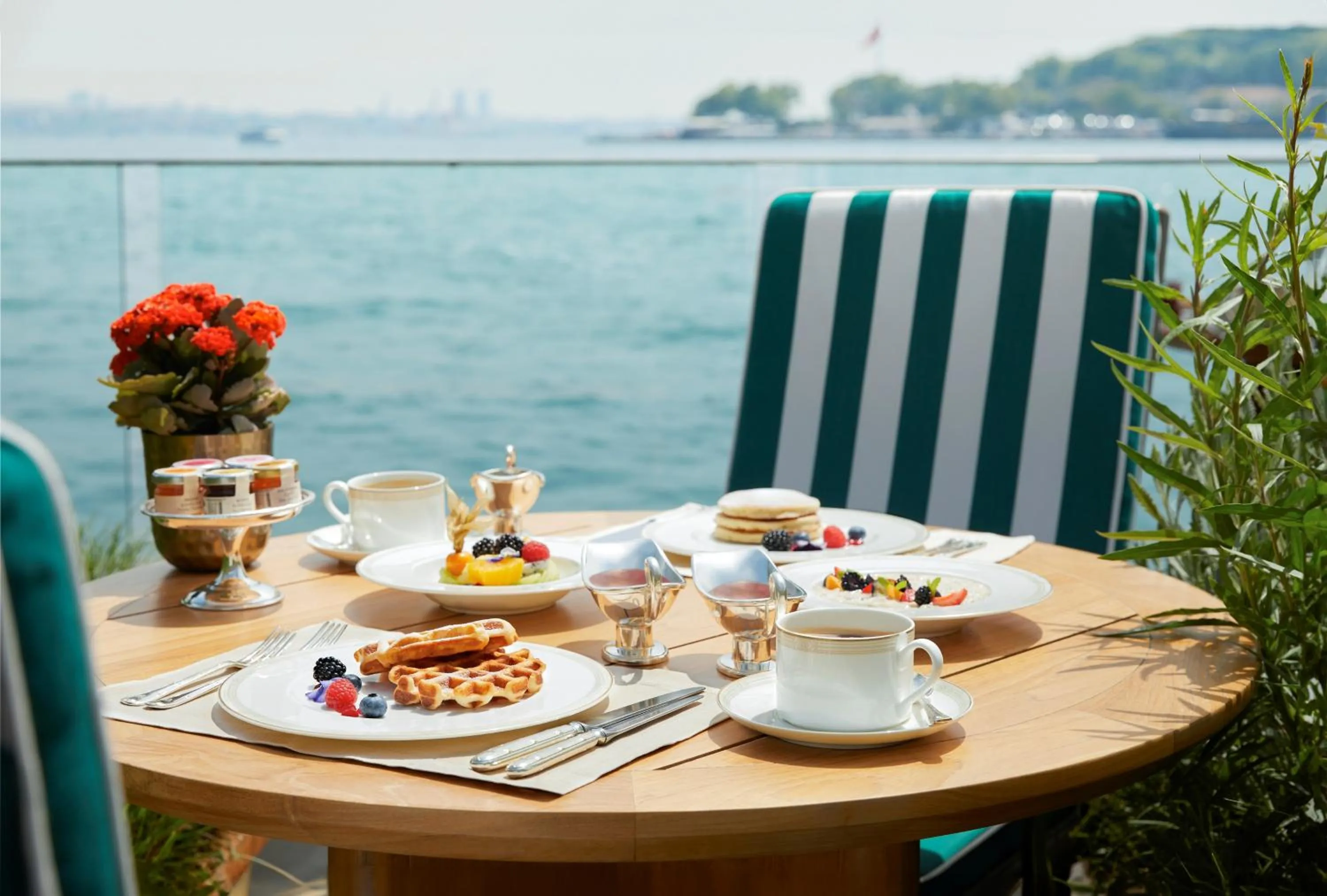 Restaurant/places to eat in The Peninsula Istanbul