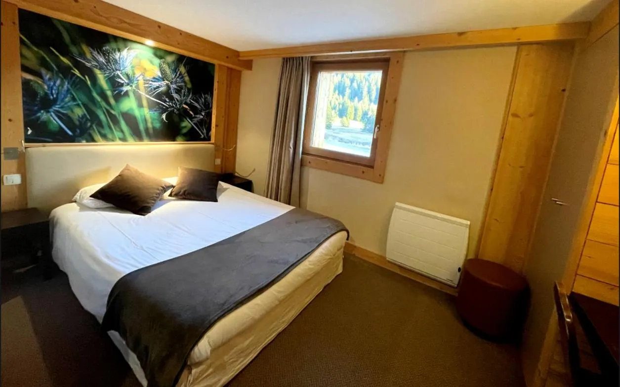 Bed in Les Roches 1500