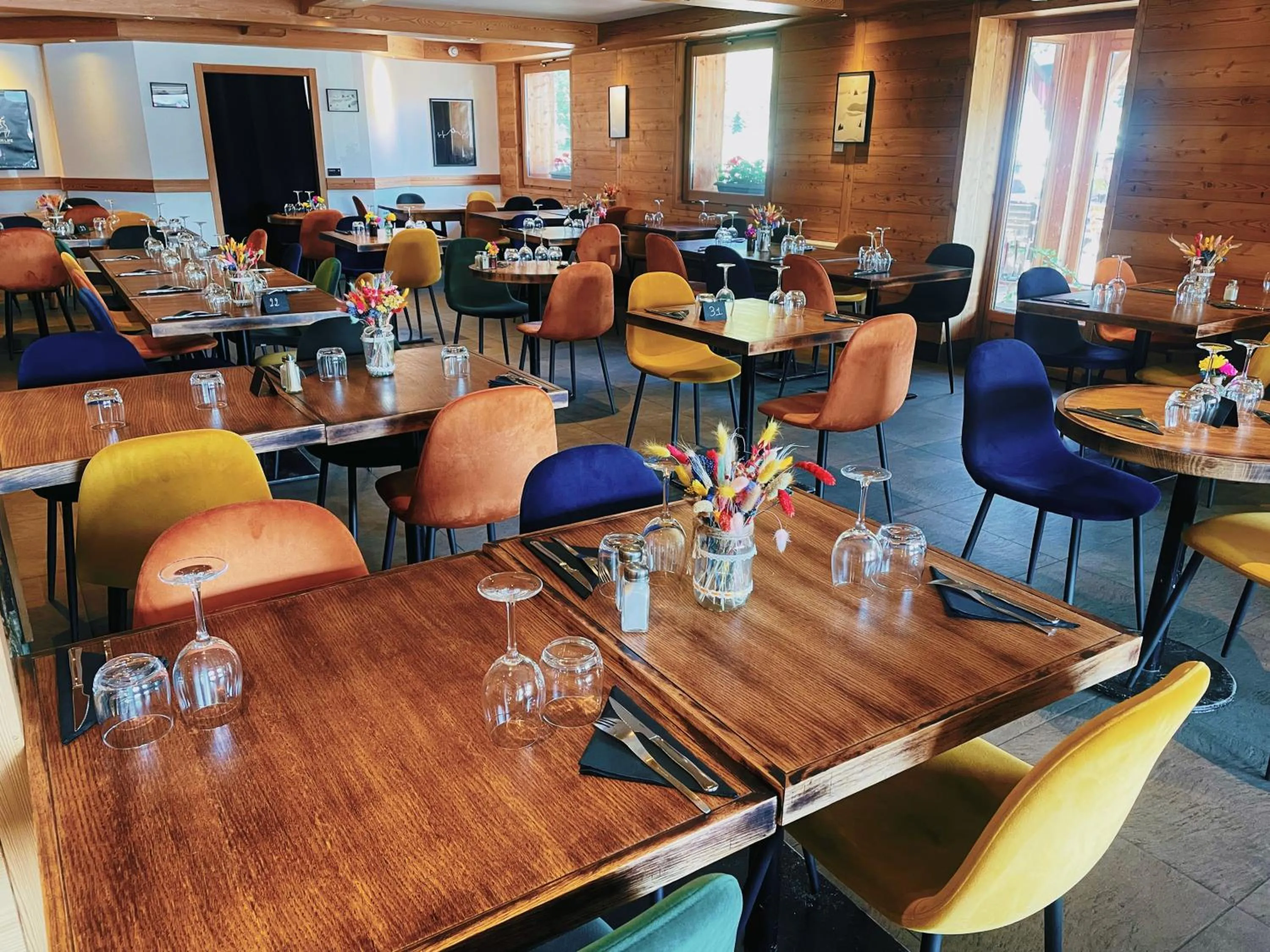 Restaurant/places to eat in Les Roches 1500