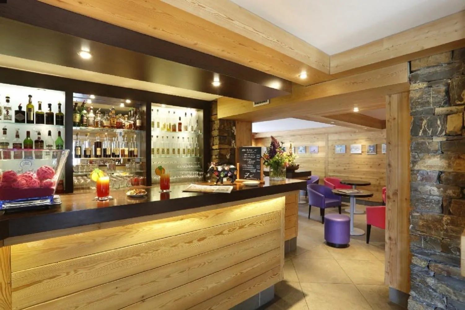 Restaurant/places to eat in Les Roches 1500