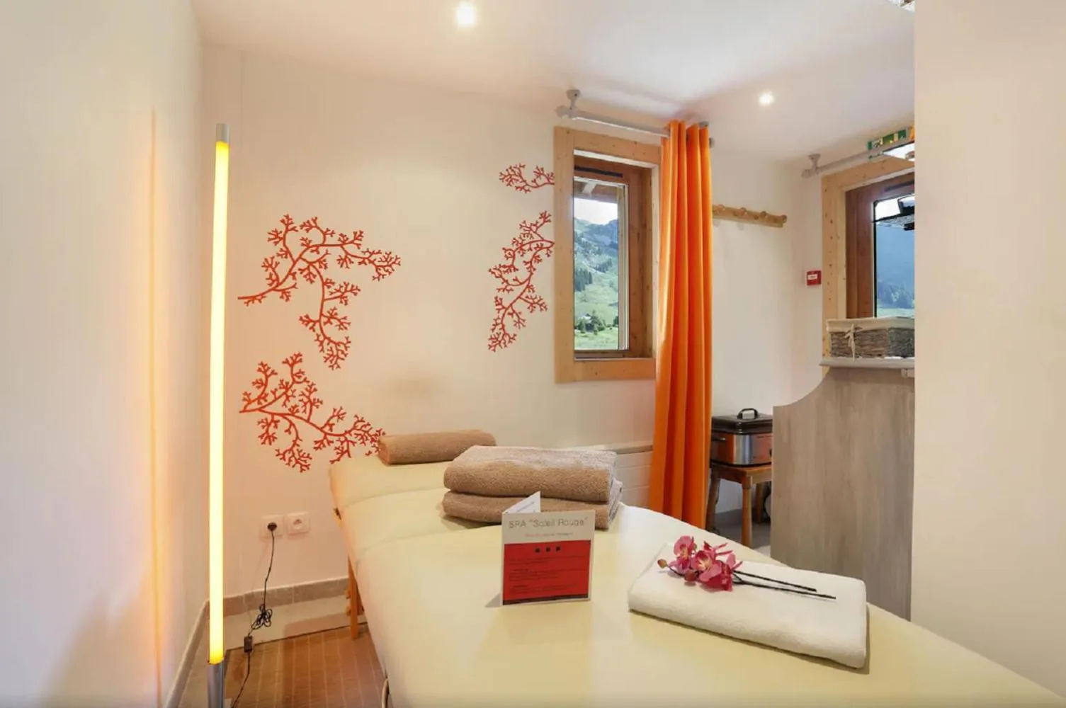 Massage, Bed in Les Roches 1500