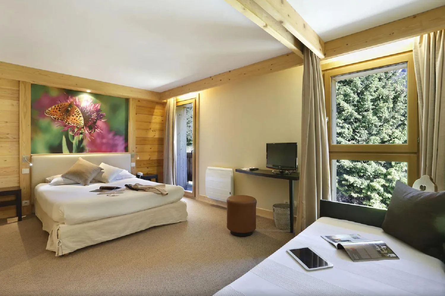 TV and multimedia, Bed in Les Roches 1500