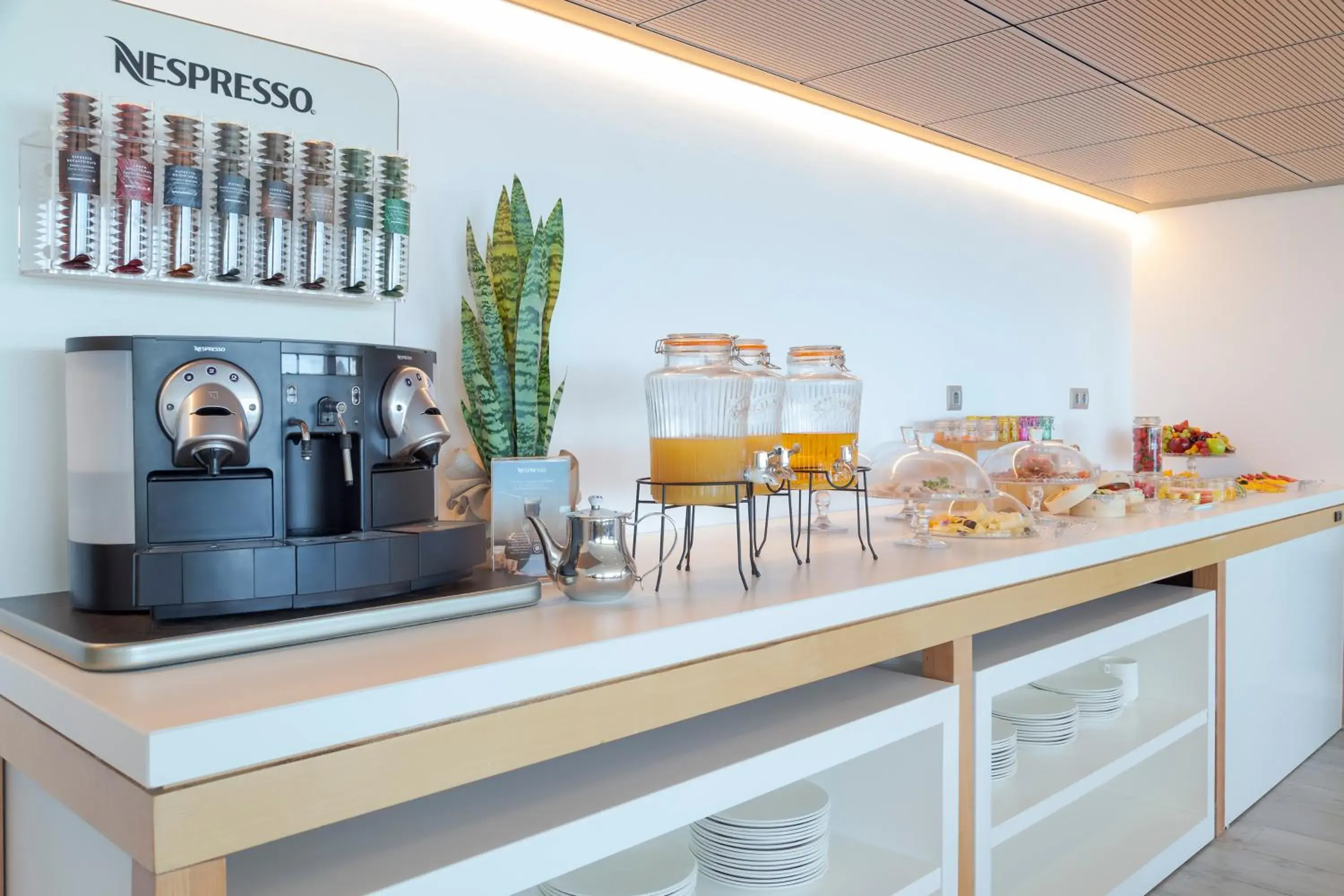 Restaurant/places to eat in Melia Alicante Restaurant/places to eat in Melia Alicante