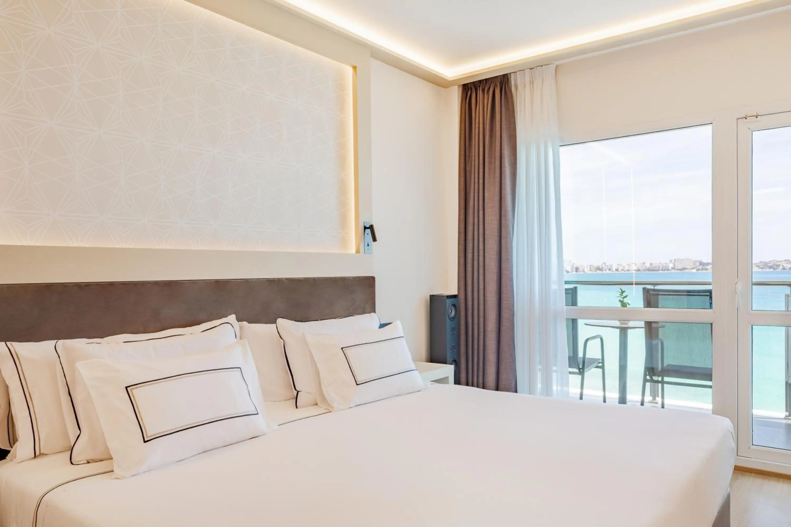 Bed in Melia Alicante