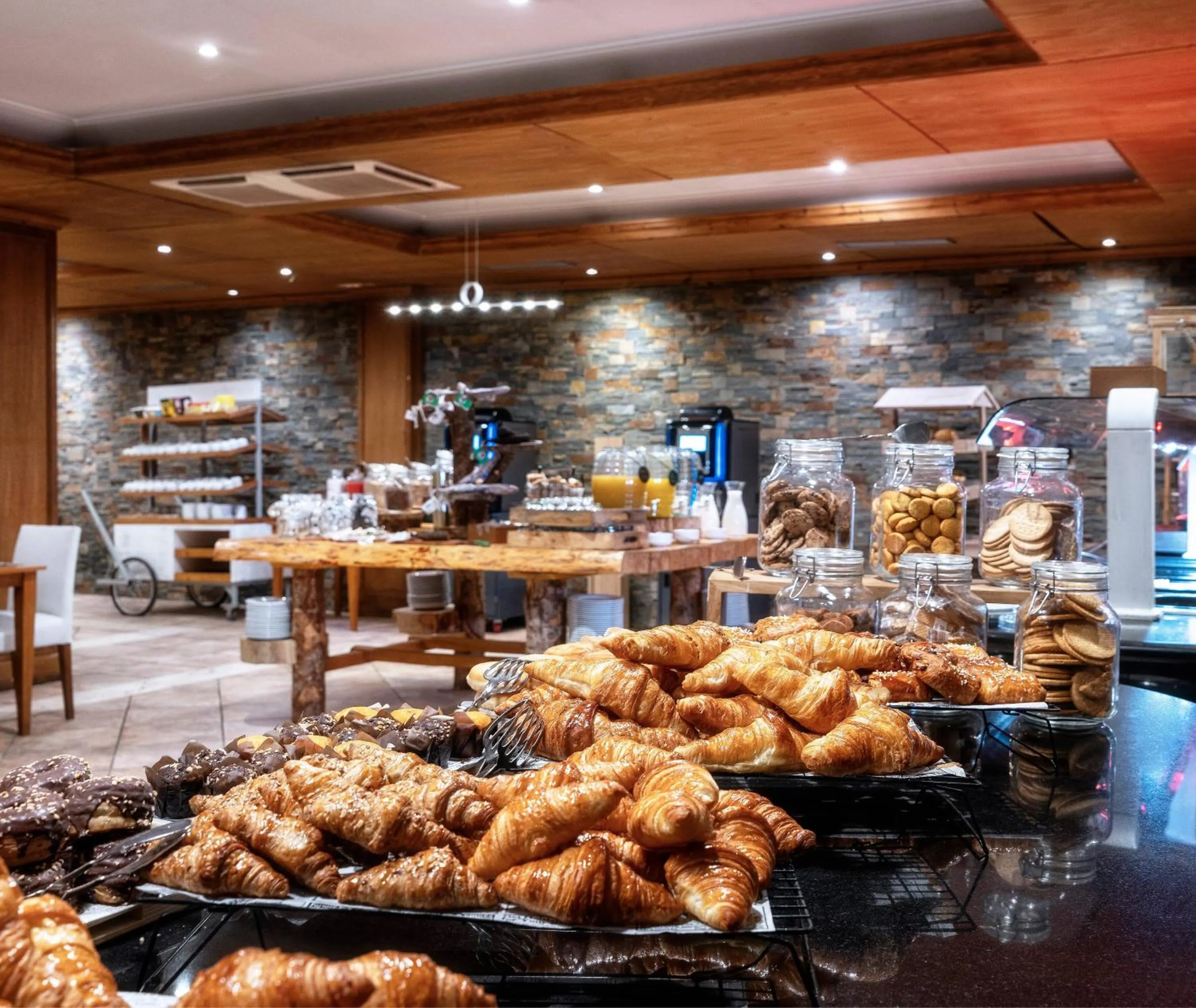 Food and drinks in Vielha Val d'Arán Affiliated by Meliá Hotel