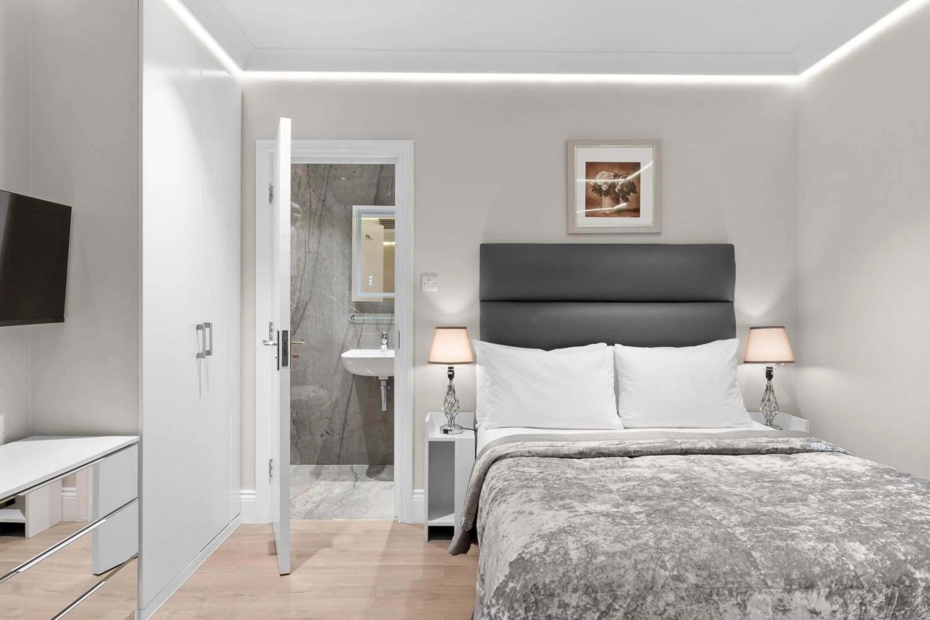 Bed in Cleveland Residences Russell Square