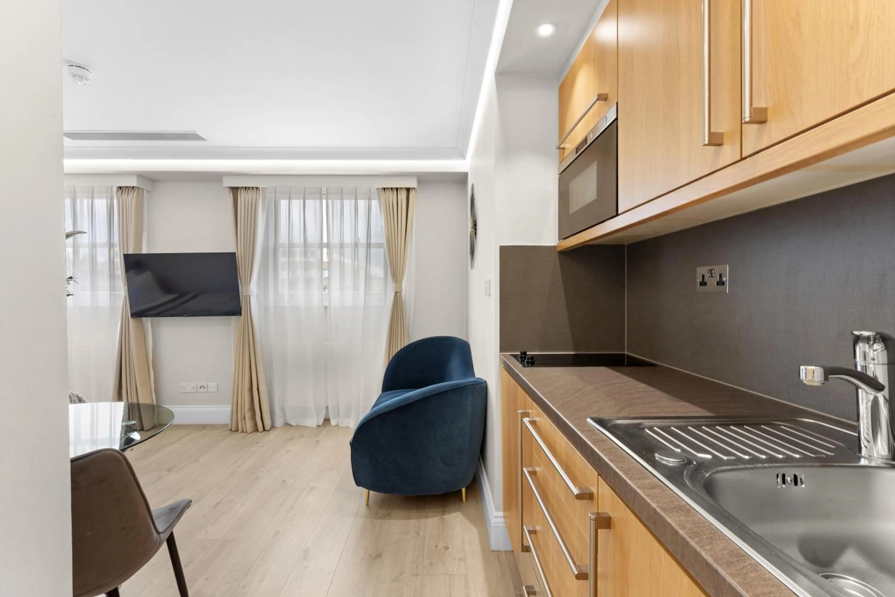 TV and multimedia in Cleveland Residences Russell Square