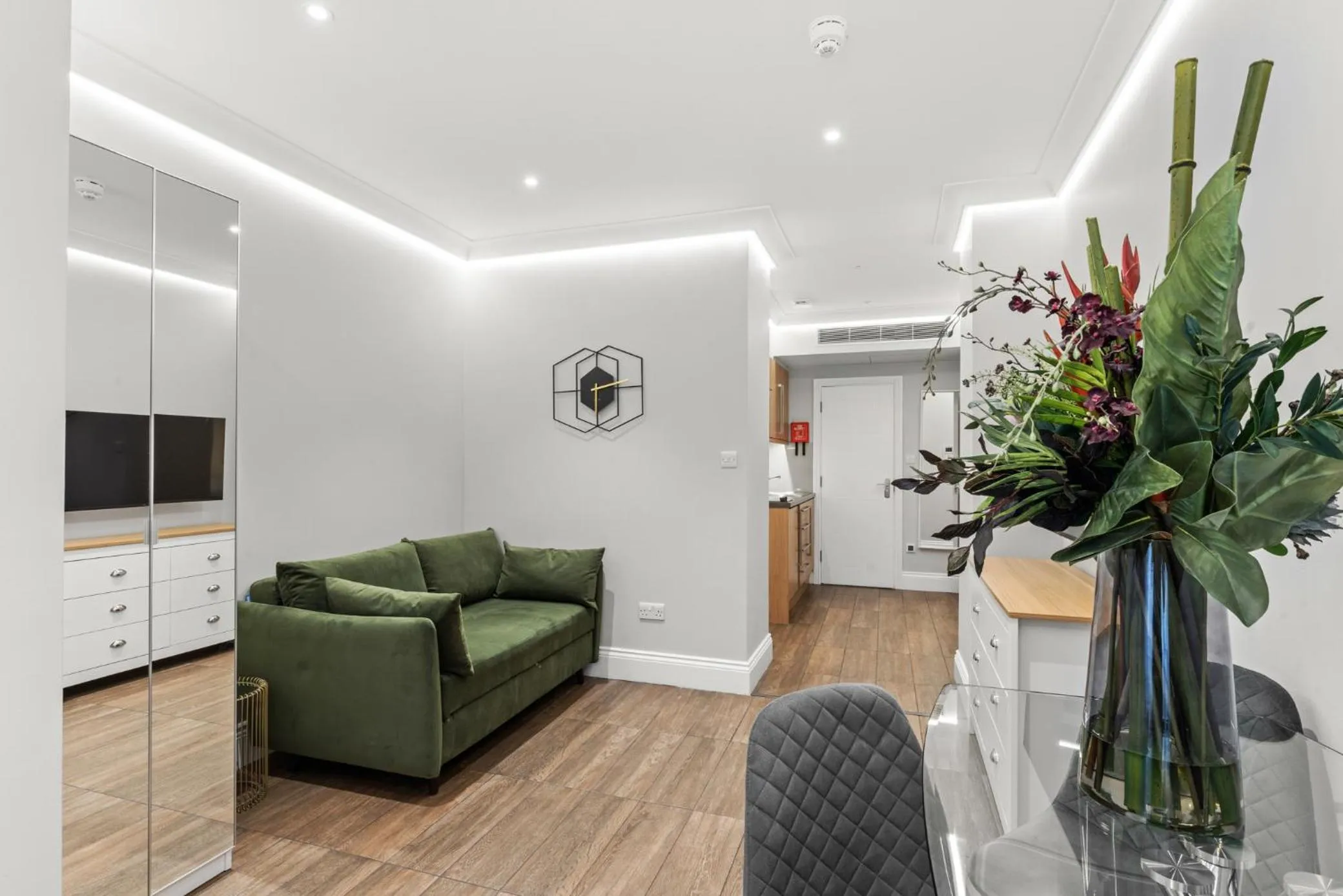 TV and multimedia in Cleveland Residences Russell Square