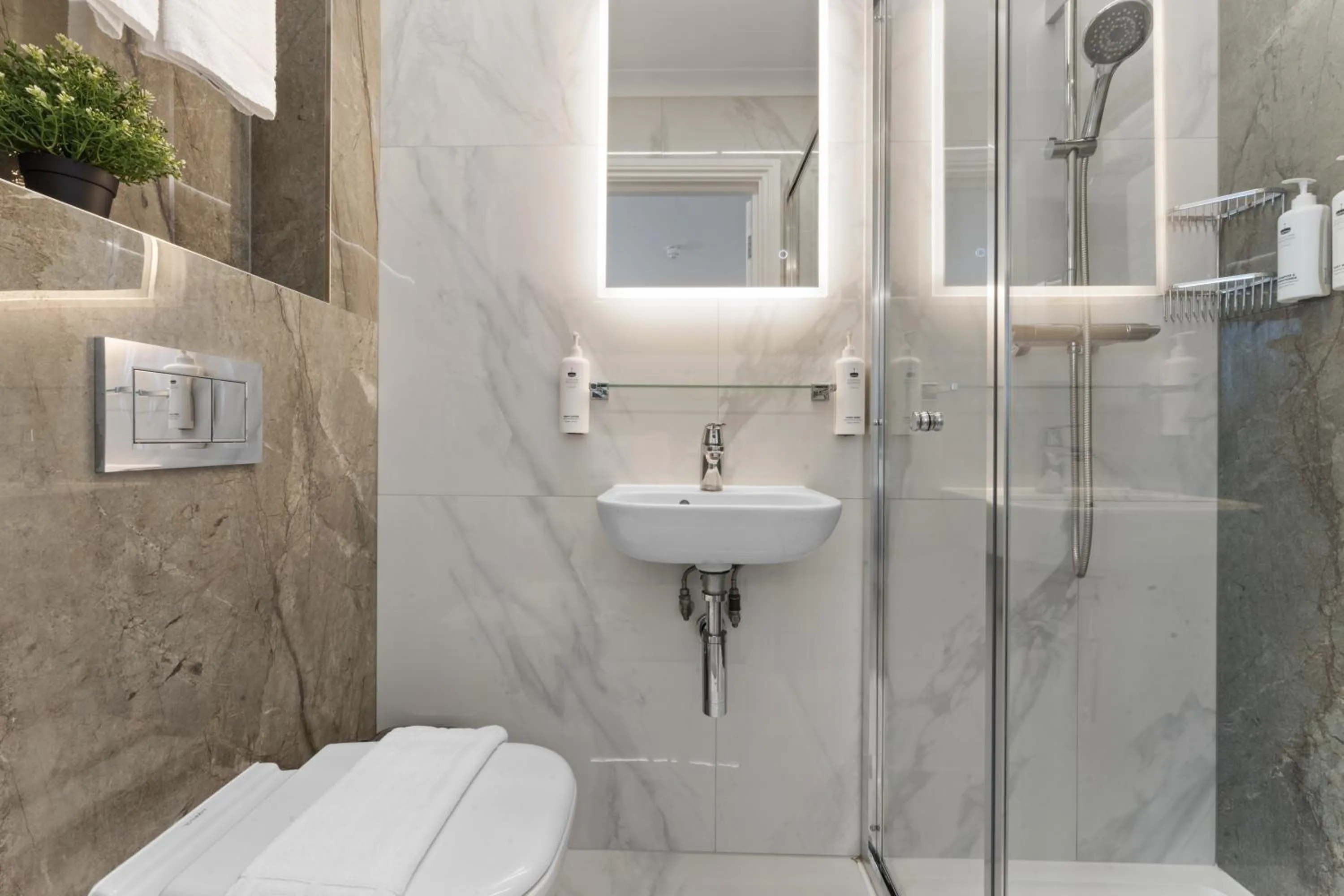 Shower in Cleveland Residences Russell Square