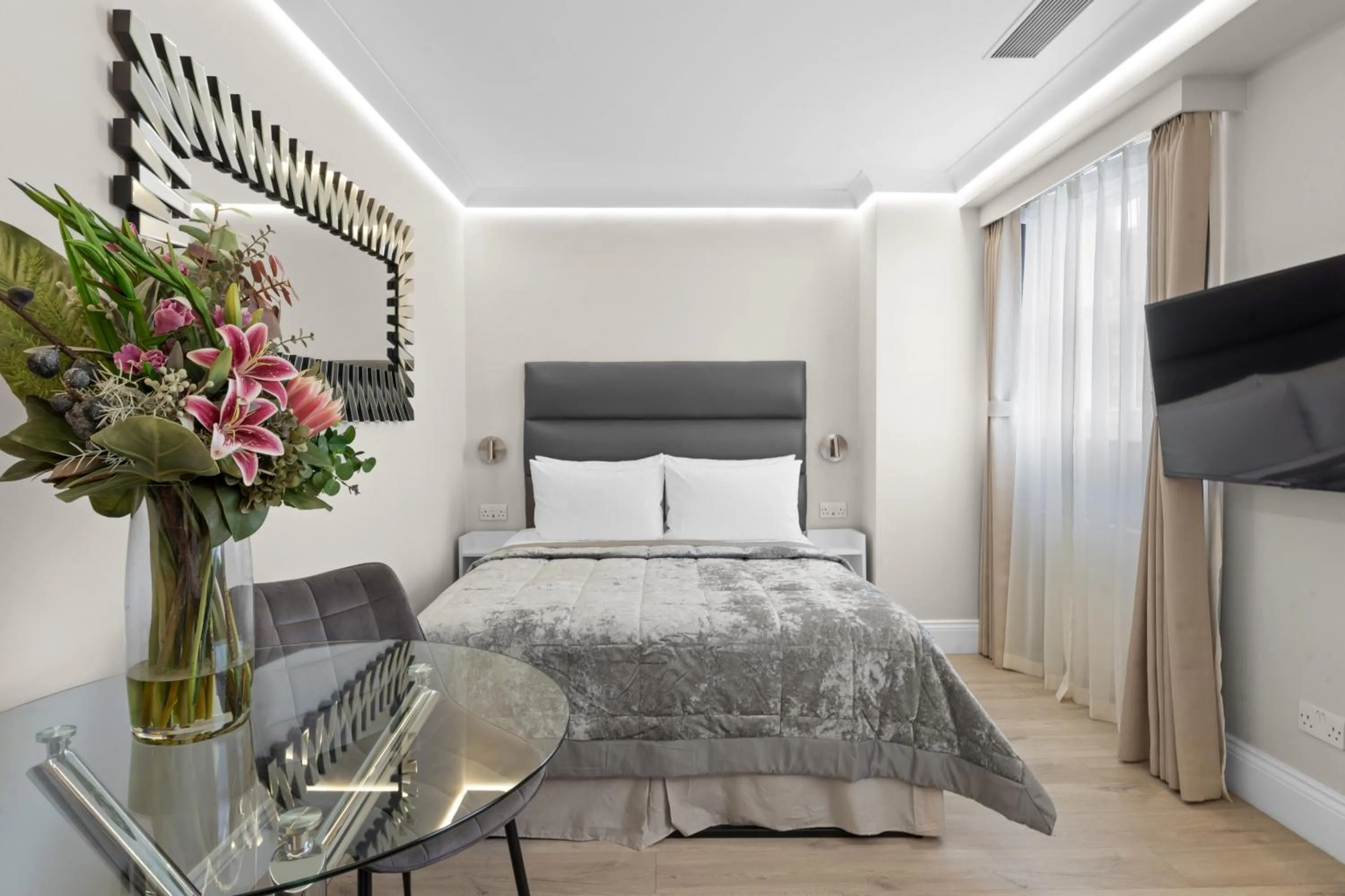 Bed in Cleveland Residences Russell Square