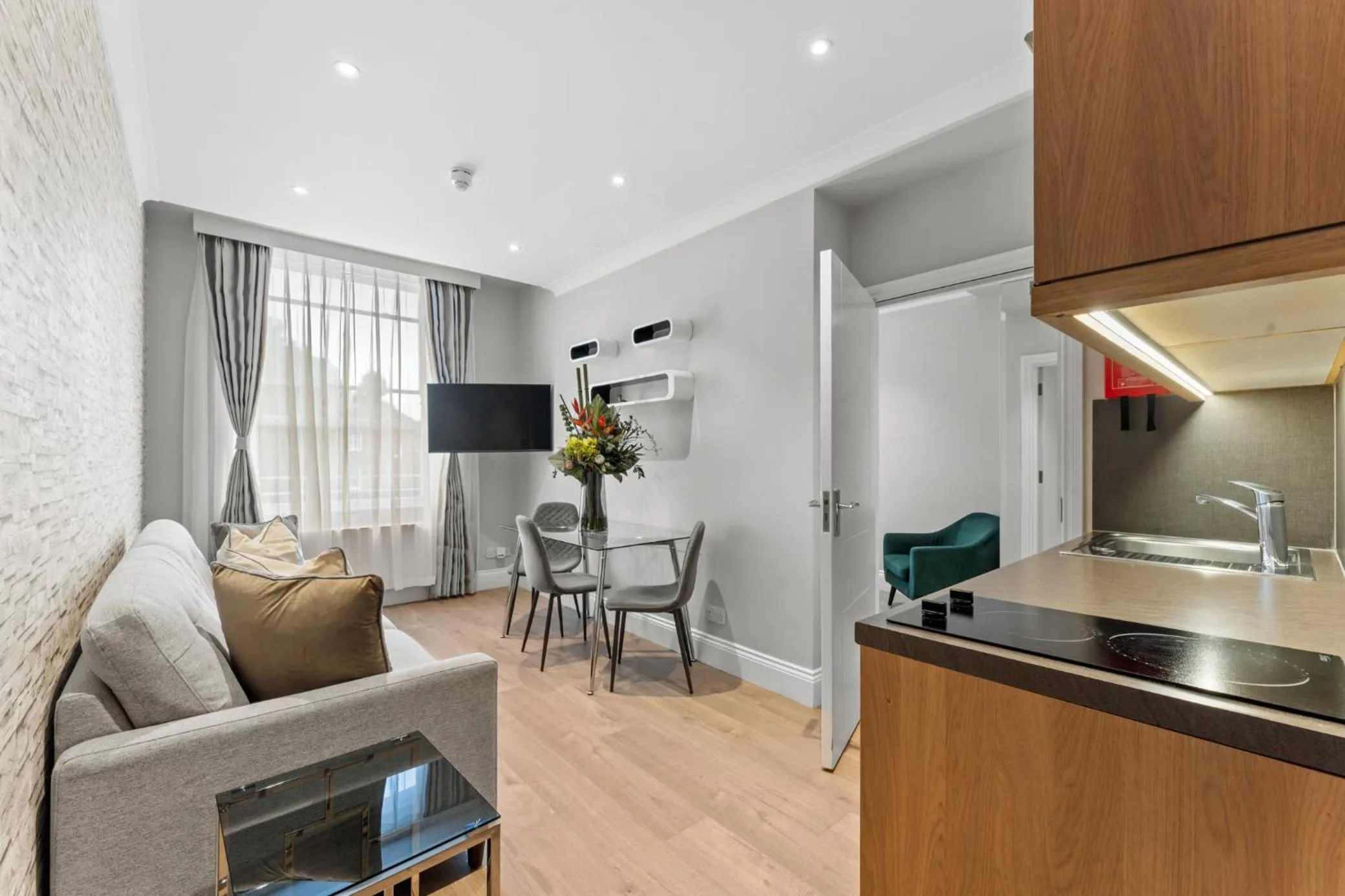 TV and multimedia in Cleveland Residences Russell Square