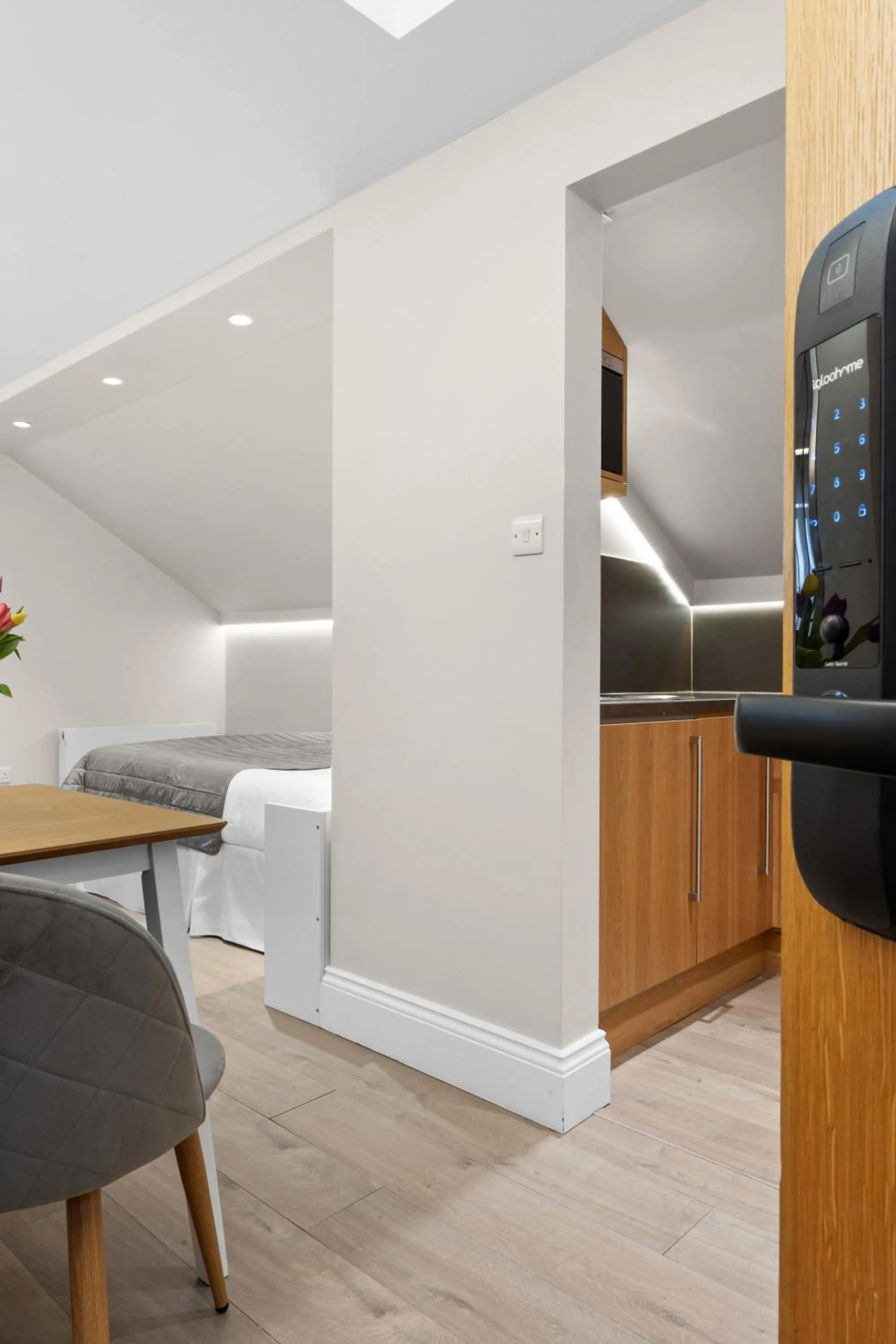 Photo of the whole room in Cleveland Residences Russell Square