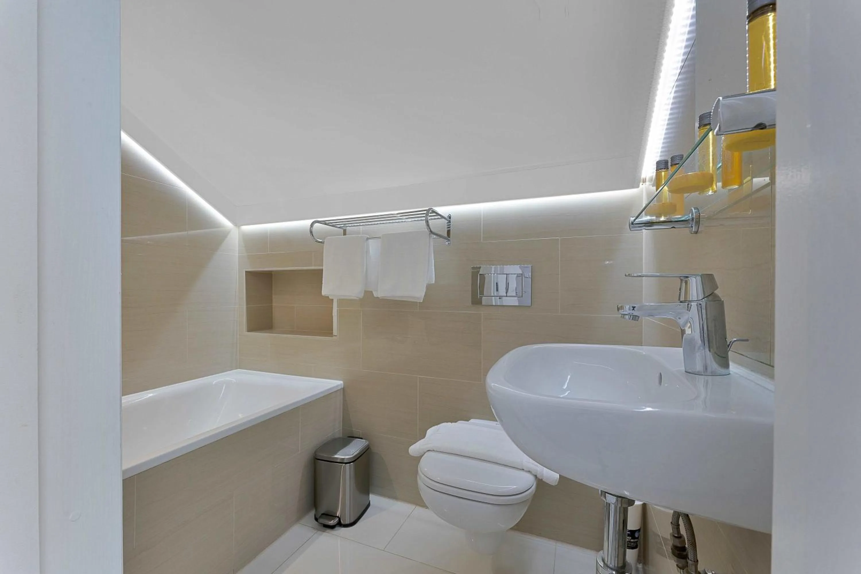 Bathroom in Cleveland Residences Russell Square