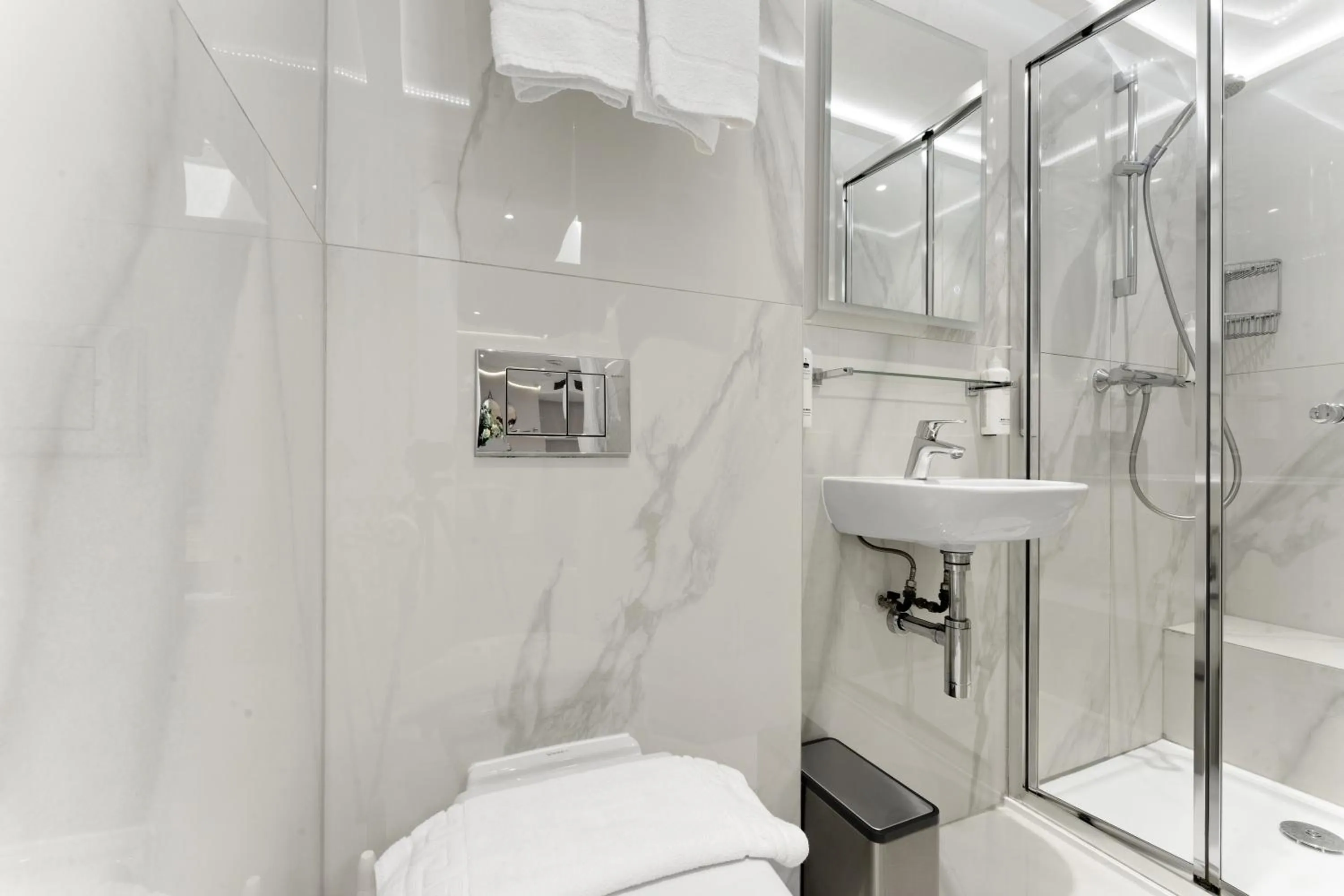 Shower in Cleveland Residences Russell Square