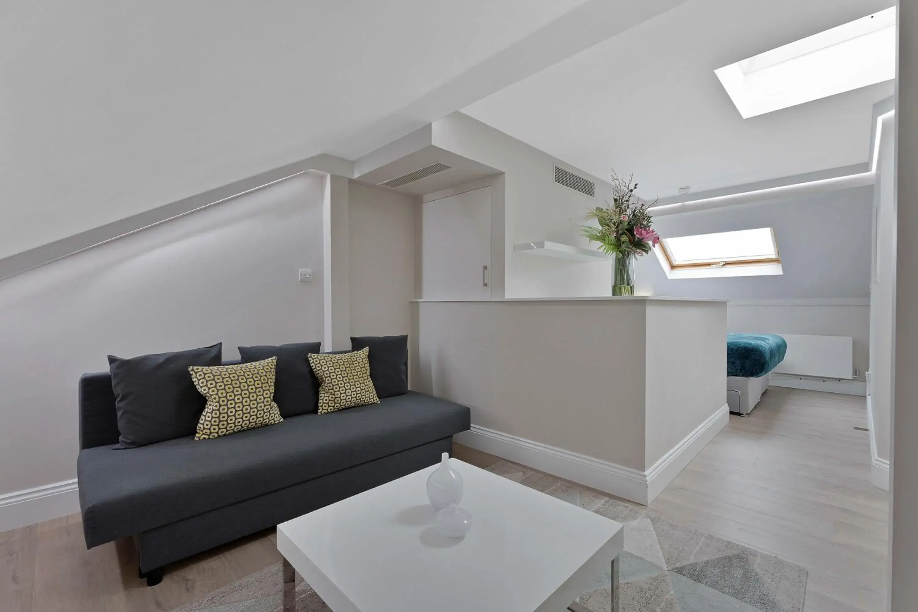 Superior Triple Room in Cleveland Residences Russell Square Superior Triple Room in Cleveland Residences Russell Square