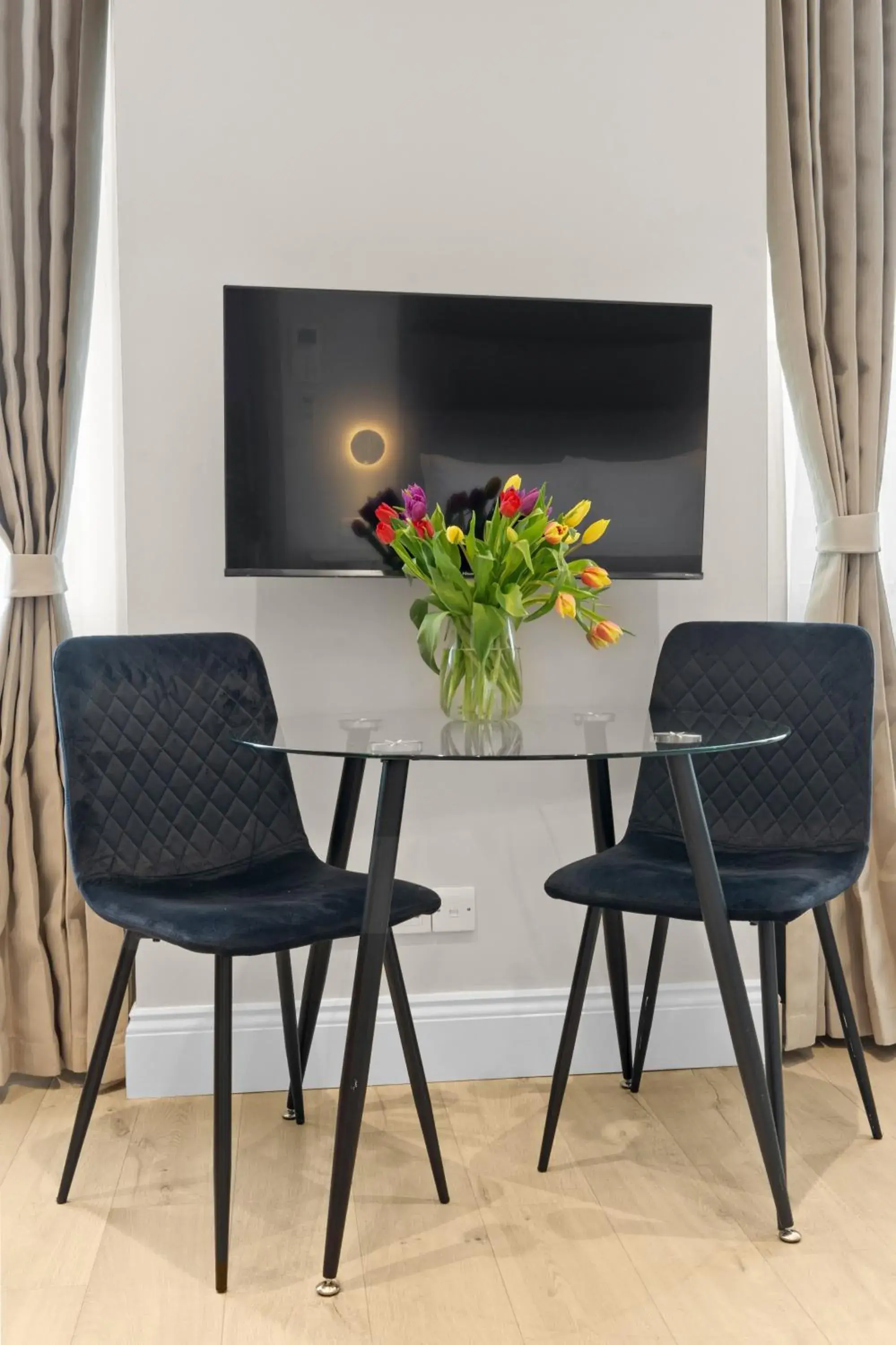 Deluxe Double Studio in Cleveland Residences Russell Square Deluxe Double Studio in Cleveland Residences Russell Square