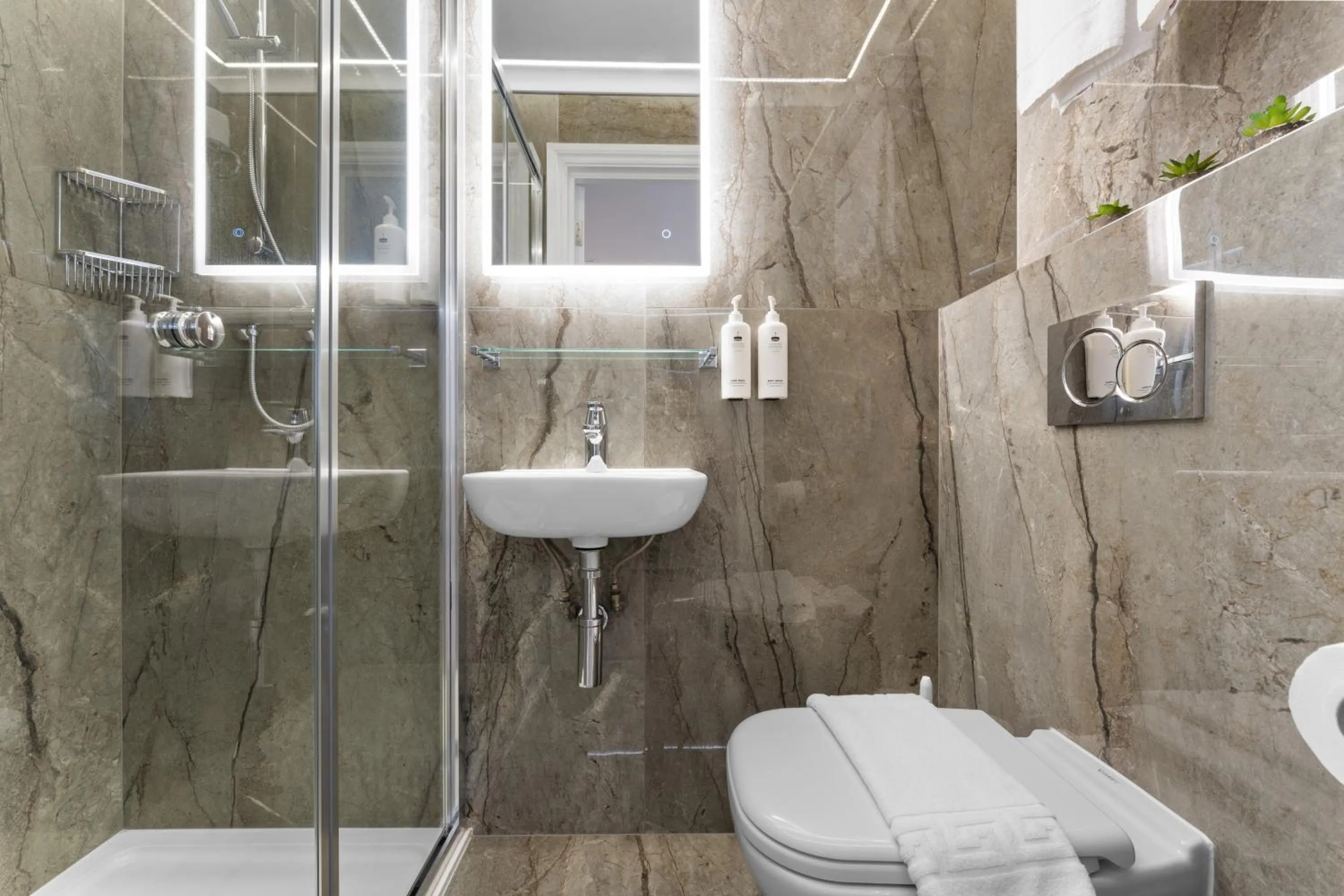 Shower in Cleveland Residences Russell Square