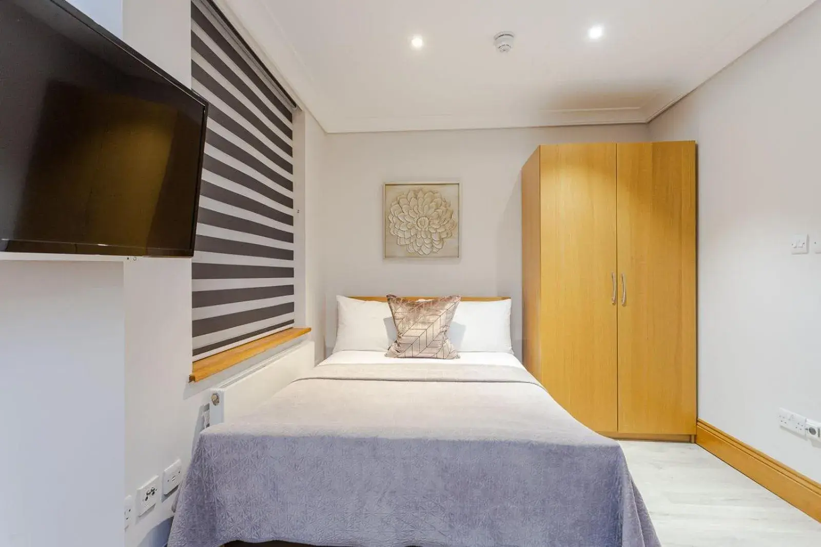 Photo of the whole room, Bed in Cleveland Residences Russell Square Photo of the whole room, Bed in Cleveland Residences Russell Square