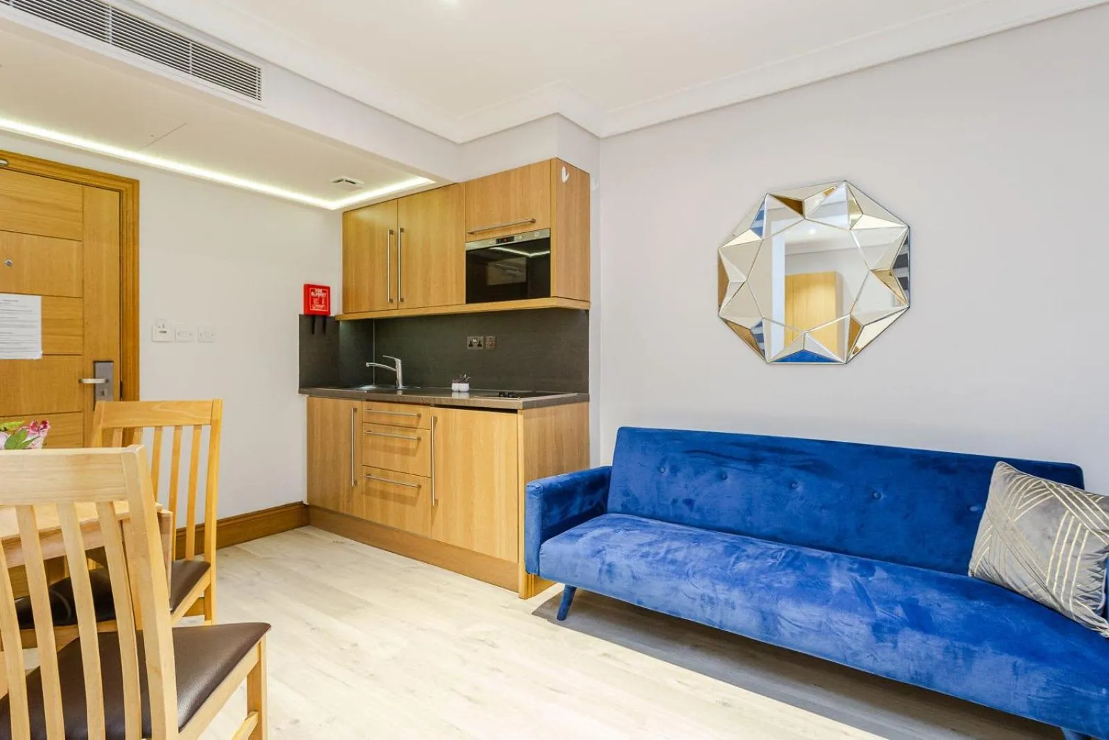 Kitchen or kitchenette in Cleveland Residences Russell Square