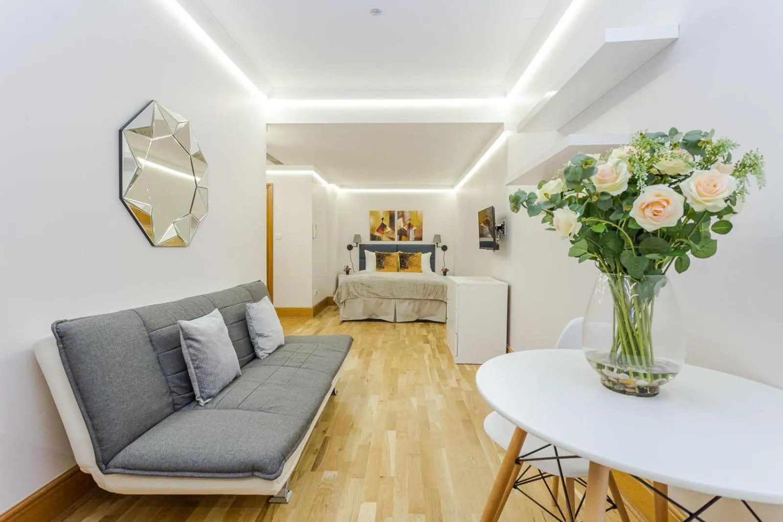 Photo of the whole room in Cleveland Residences Russell Square