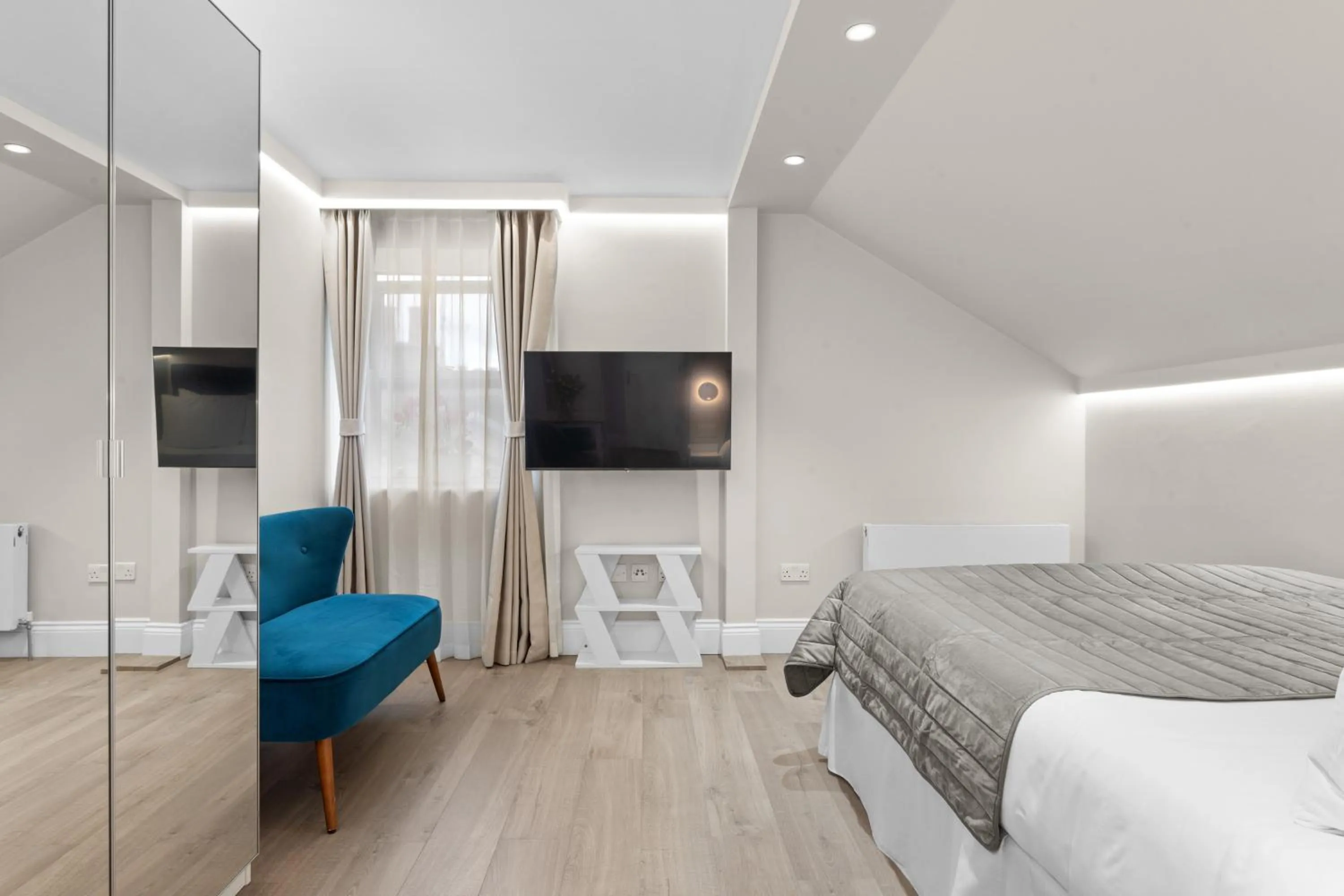 Bed in Cleveland Residences Russell Square