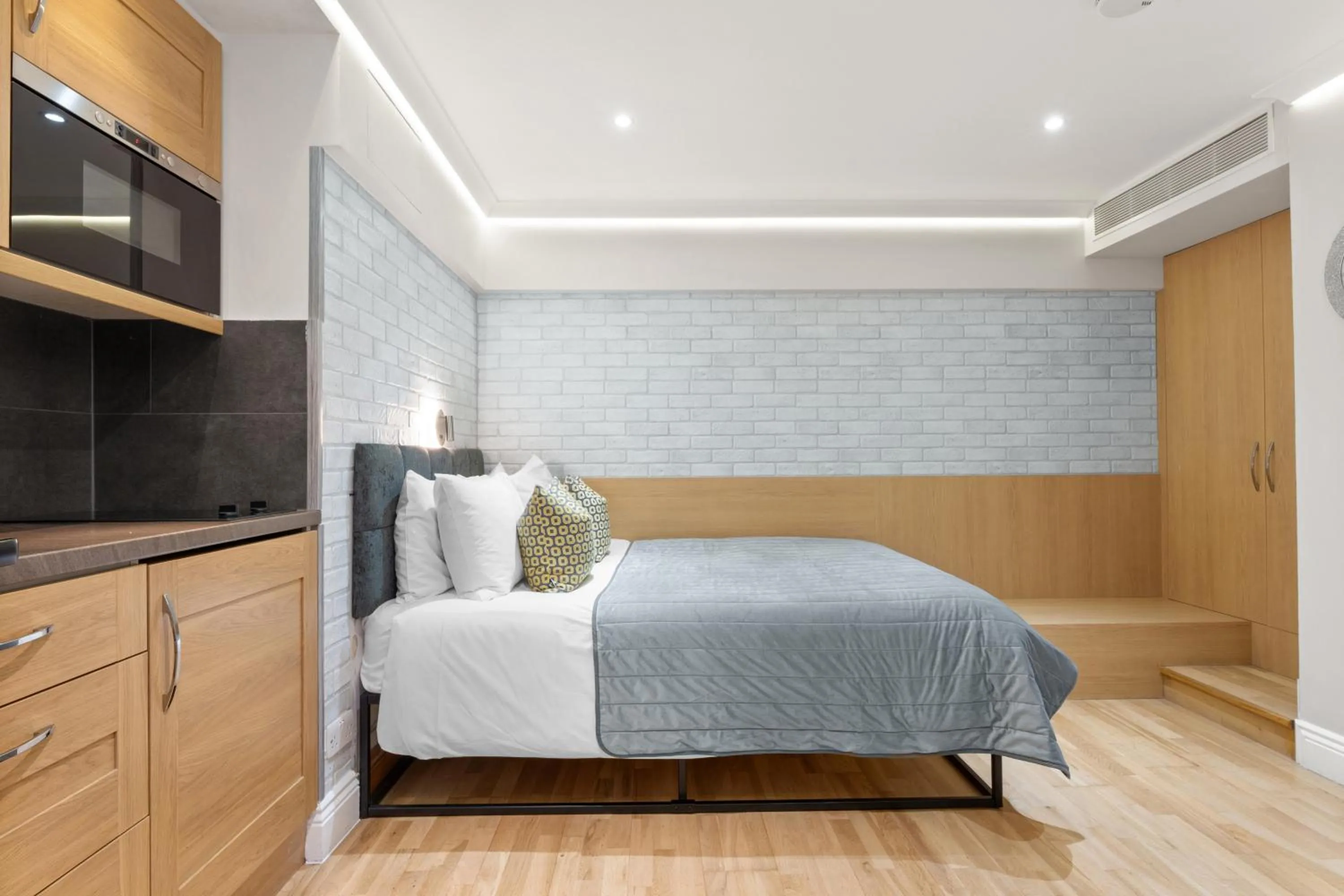 Bed in Cleveland Residences Russell Square