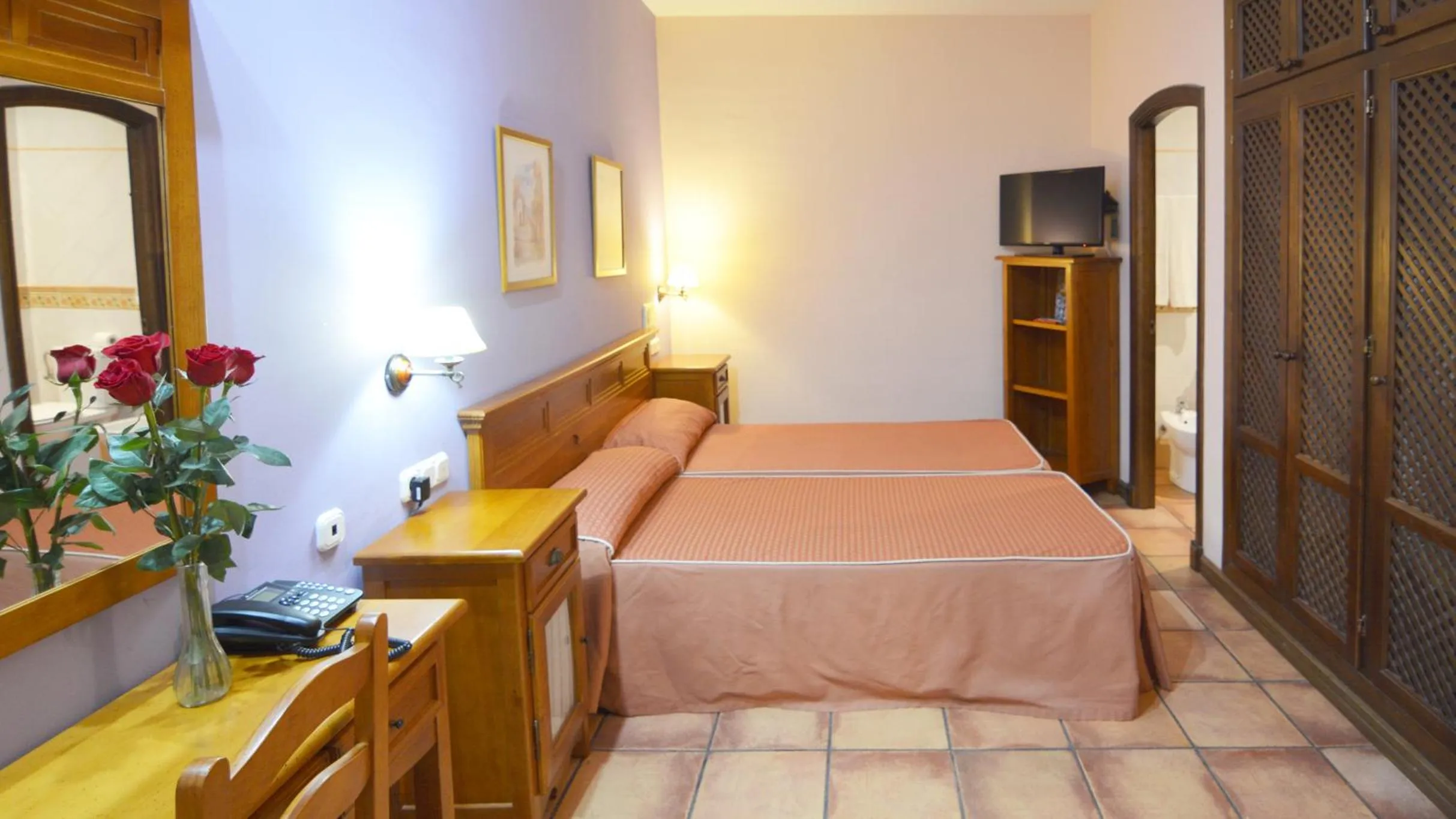 Photo of the whole room in La Posada del Conde