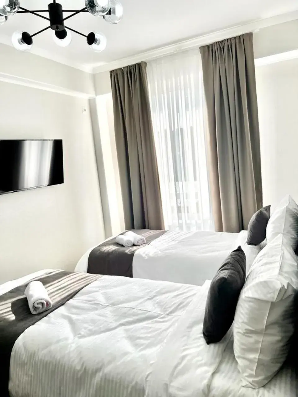 Bedroom, Bed in Urban Hotel Bedroom, Bed in Urban Hotel