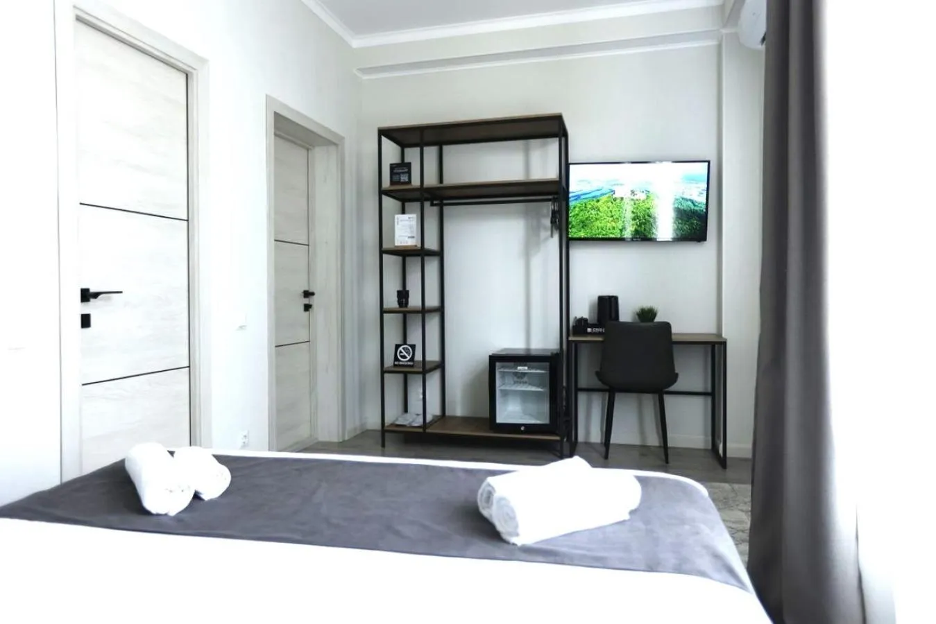 Bedroom, Bed in Urban Hotel