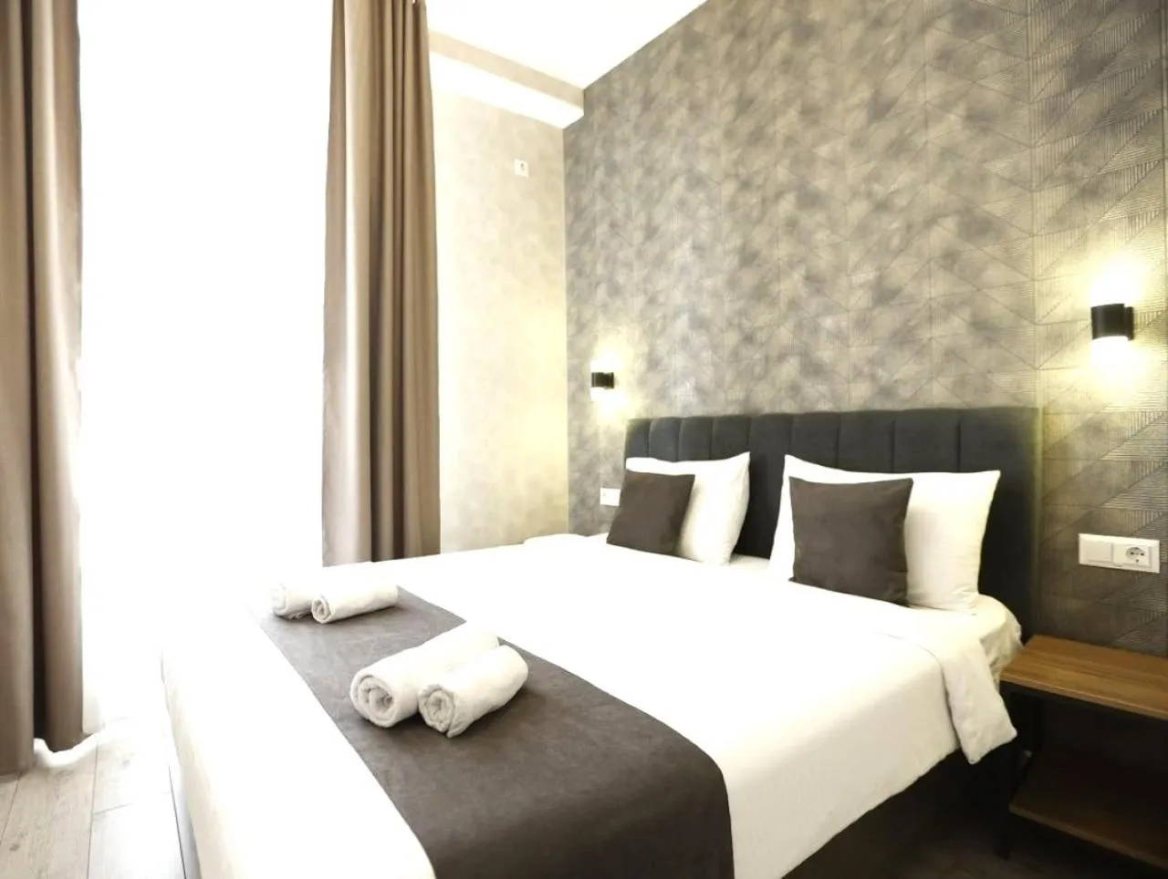 Bedroom, Bed in Urban Hotel