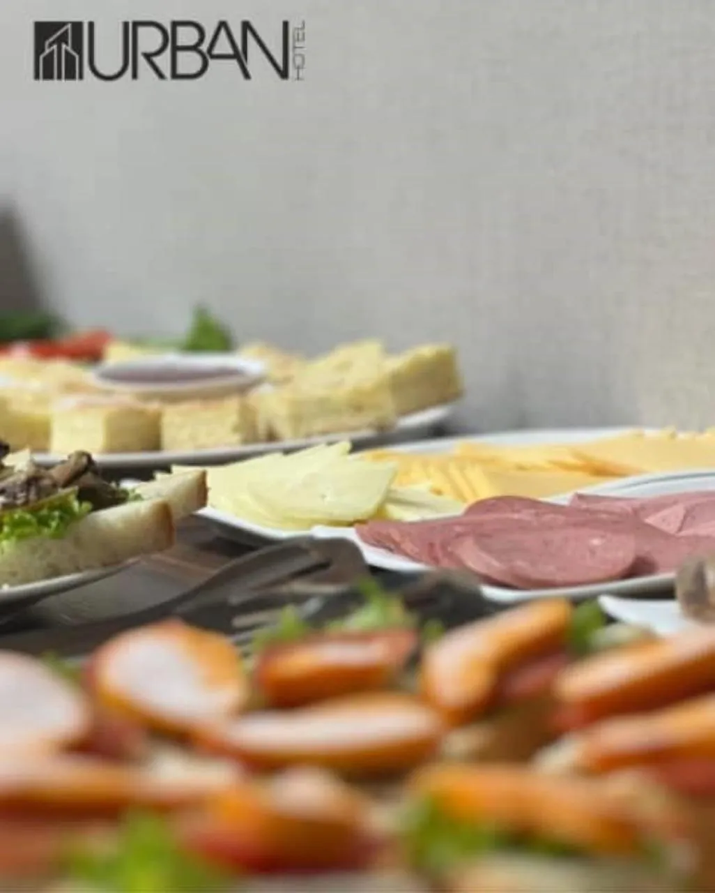 Restaurant/places to eat in Urban Hotel