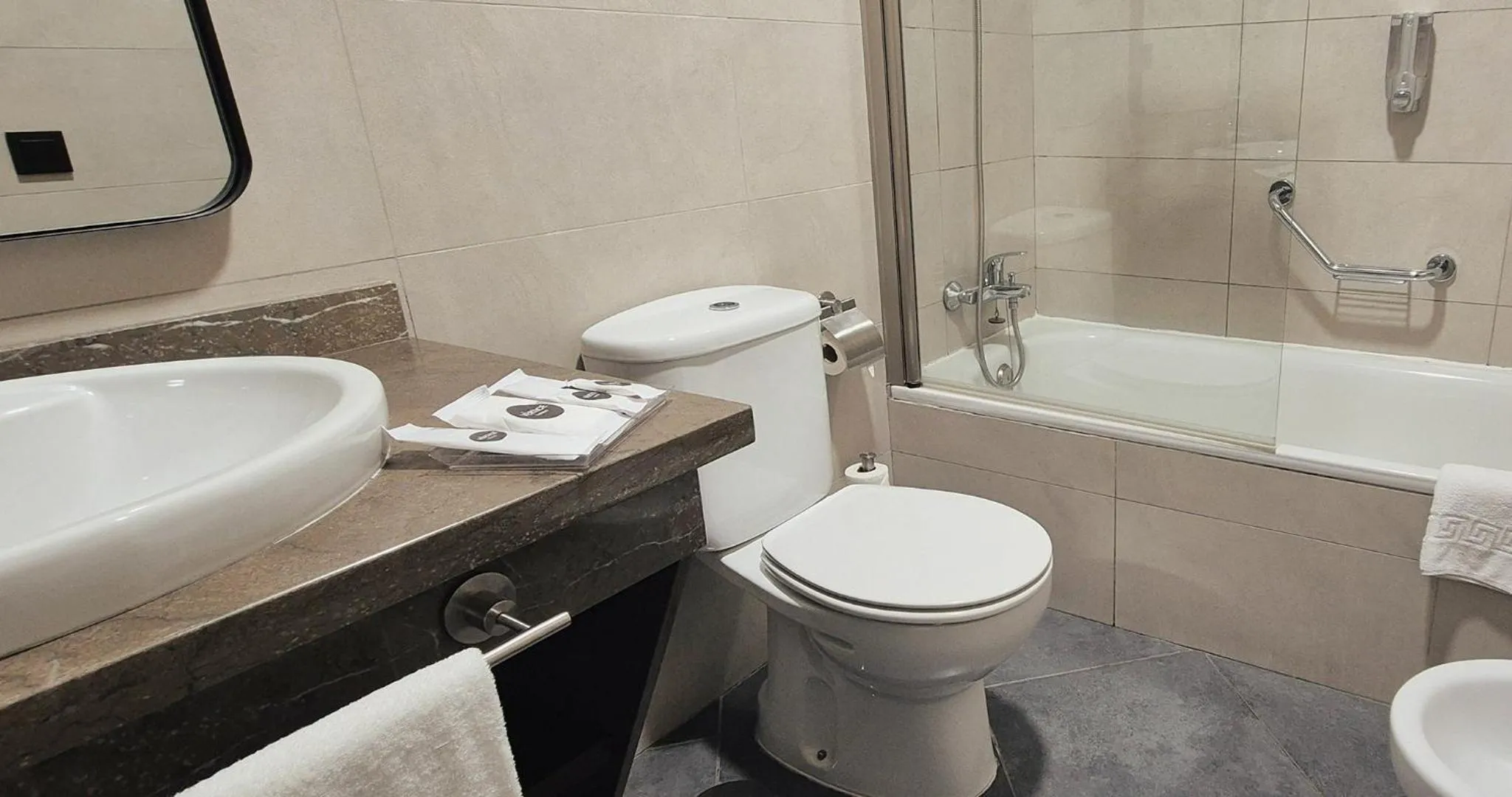 Bathroom in Vértice Sevilla Aljarafe